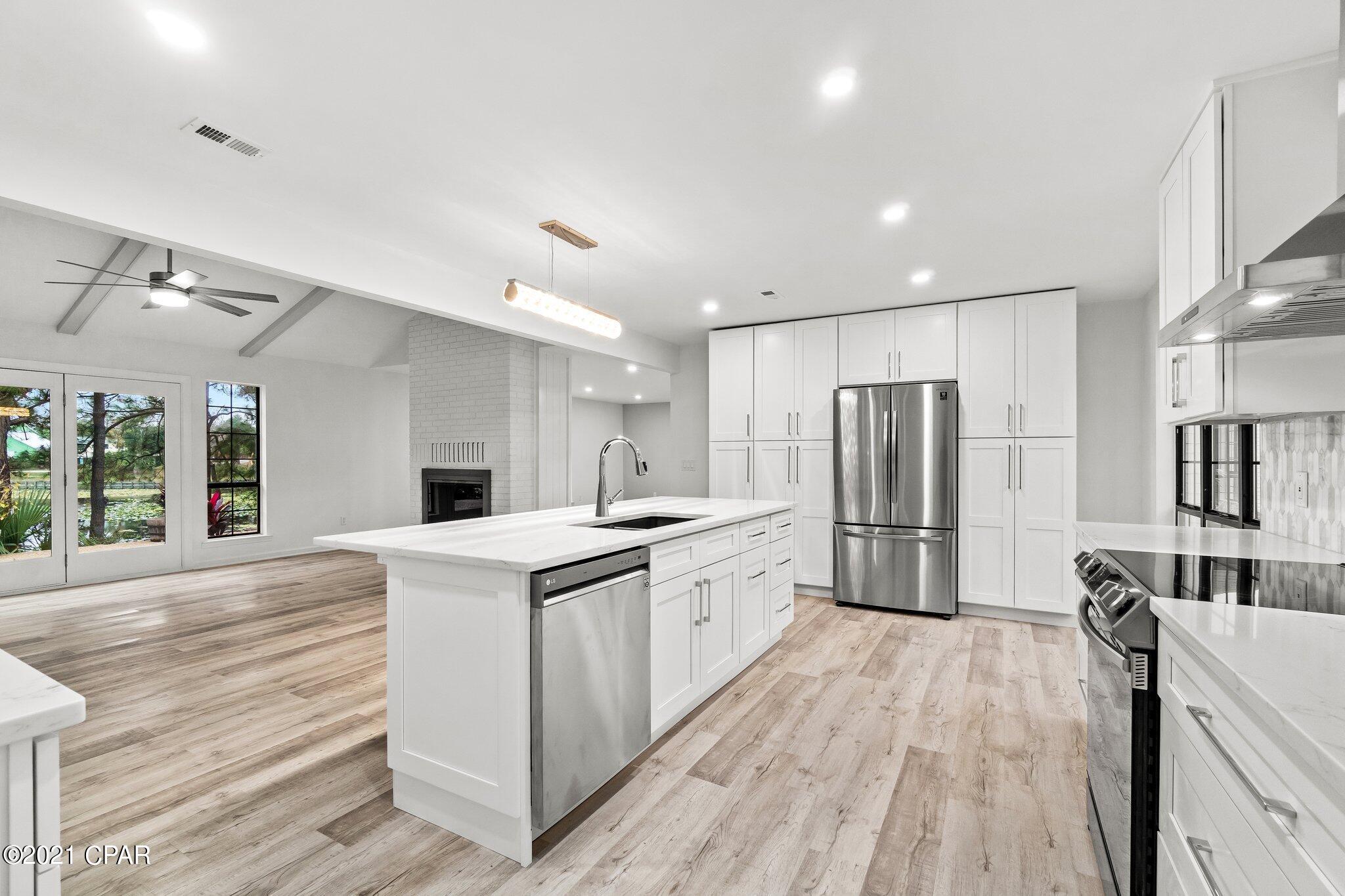 Crown Pt Sec Lakeside By Gulf - Residential