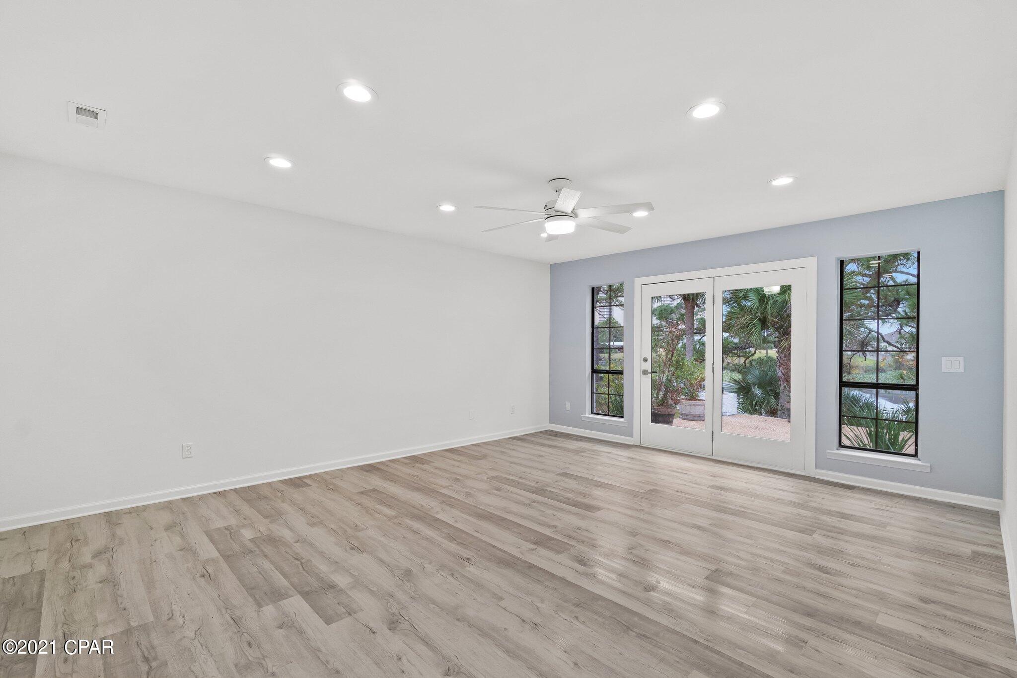 Crown Pt Sec Lakeside By Gulf - Residential