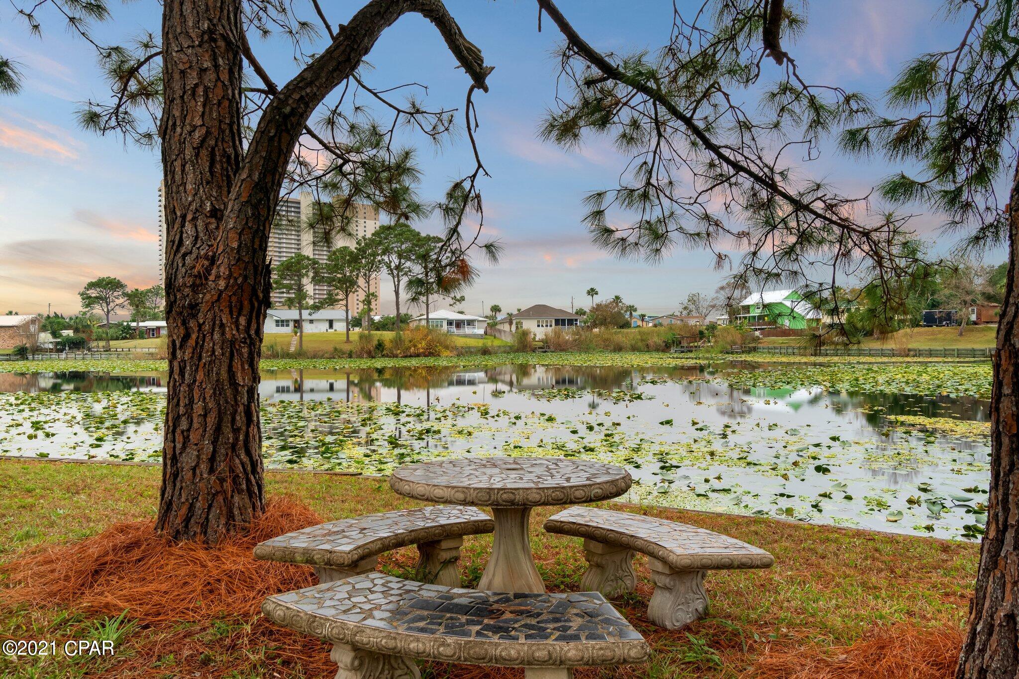 Crown Pt Sec Lakeside By Gulf - Residential