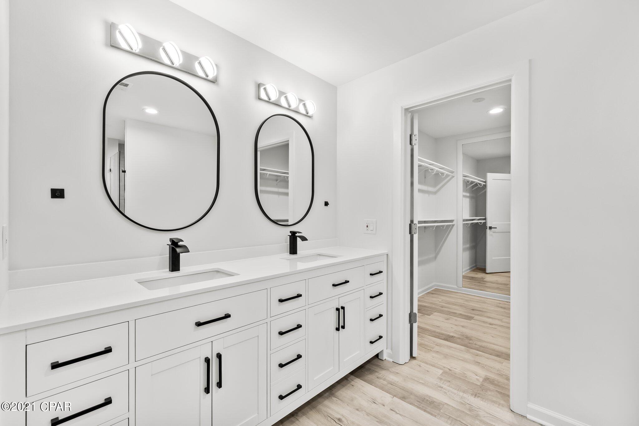 Crown Pt Sec Lakeside By Gulf - Residential