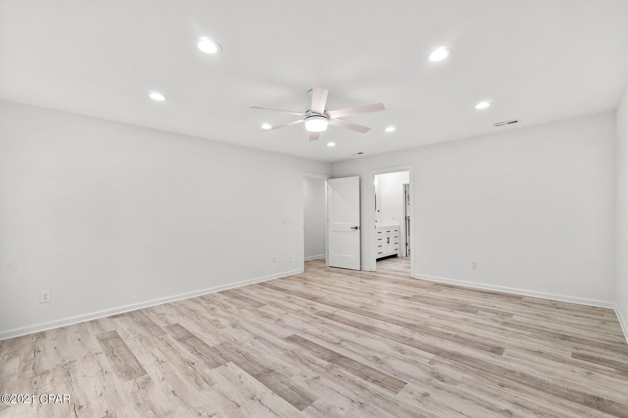 Crown Pt Sec Lakeside By Gulf - Residential