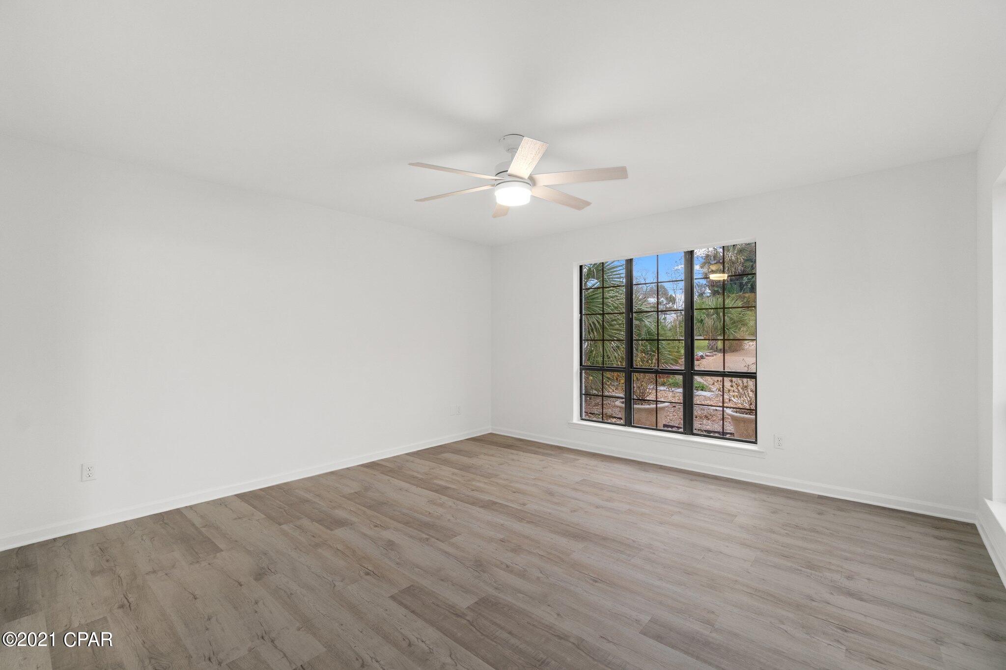 Crown Pt Sec Lakeside By Gulf - Residential