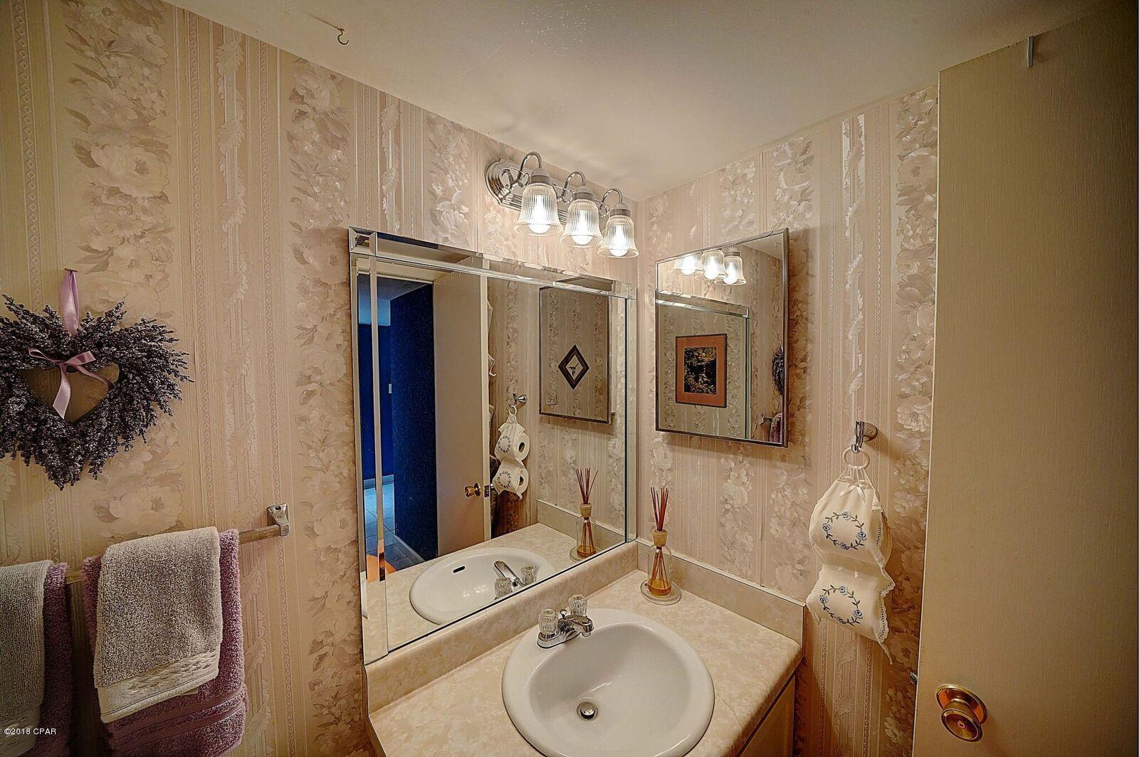 Palisades Condo Ph 1 - Residential