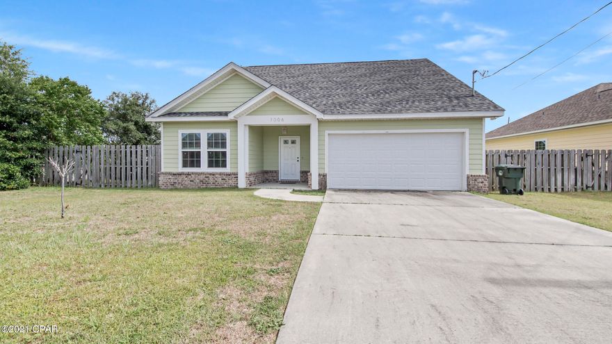 Very, very nice & well maintained home in Lynn Haven. Privacy fenced back yard, Amazing kitchen!!! SEVEN FOOT breakfast bar/kitchen island. High end soft close cabinets, lovely granite. Split bedroom. Master suite is lovely. Huge walk in closet. Shadow box privacy fenced back yard.