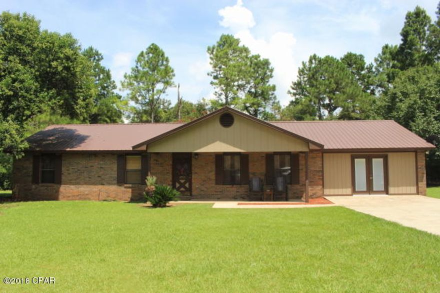 Move in Ready home. Clean and well maintained.  Great neighborhood. Close to everything in the Marianna Area - Chipola River public boat ramp, Chipola College, Marianna High School, Mere Park and more. Metal roof new in 2014. Enclosed and insulated the garage in 2007.  Recent exterior paint. New Well tank and pump September 2018.