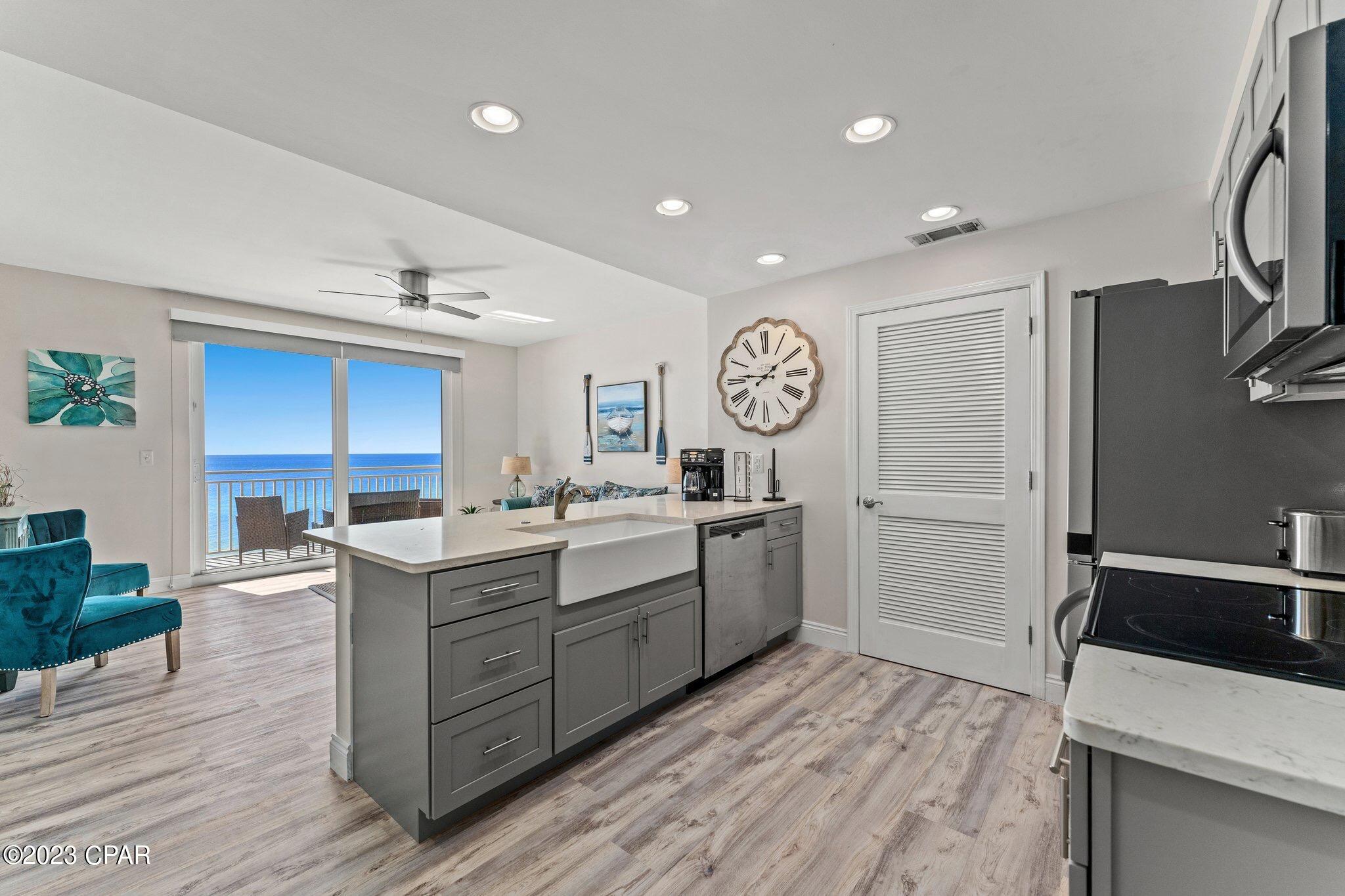 Splash Condo - Residential