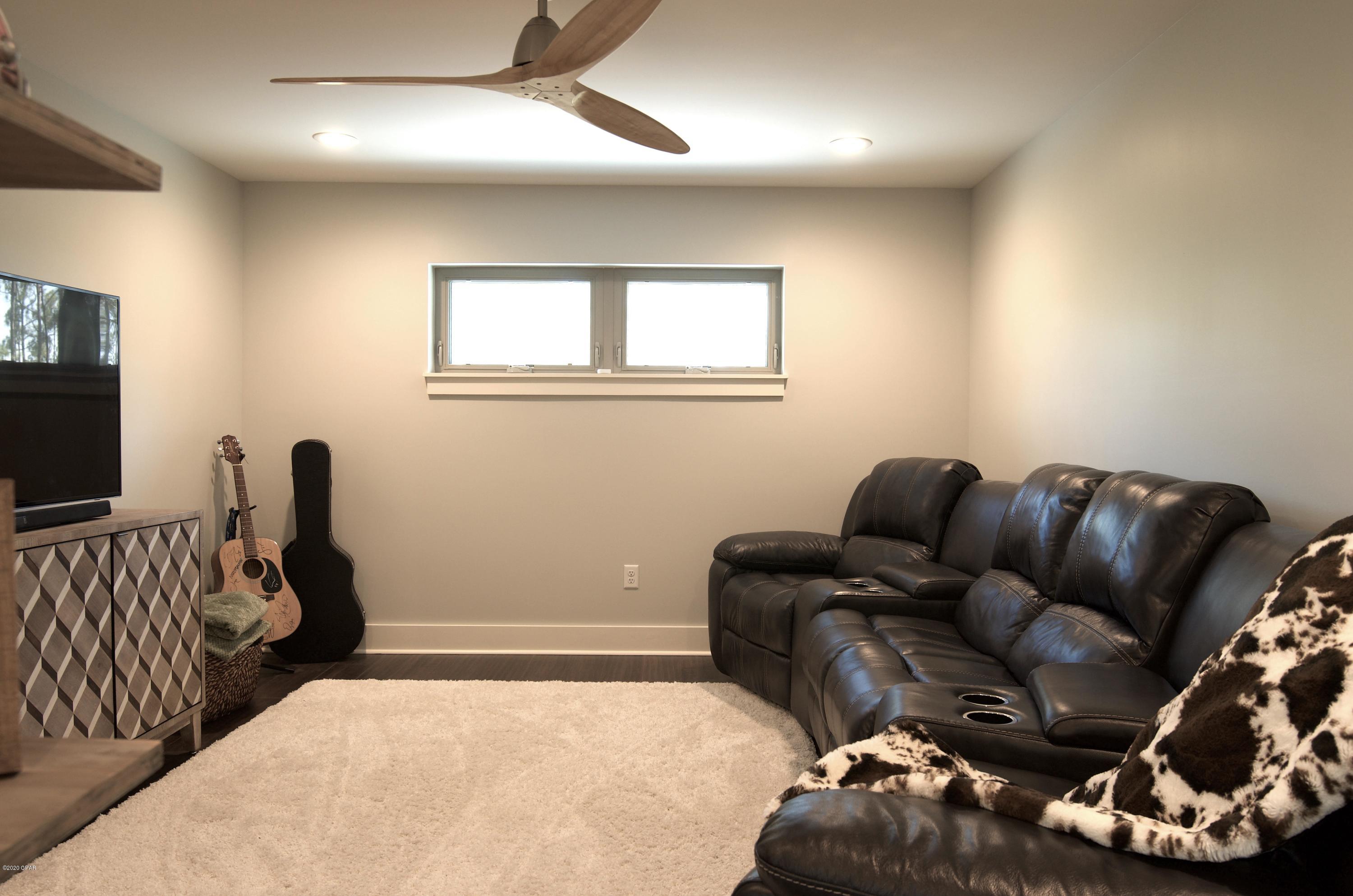 Rivercamps On Crooked Creek - Residential