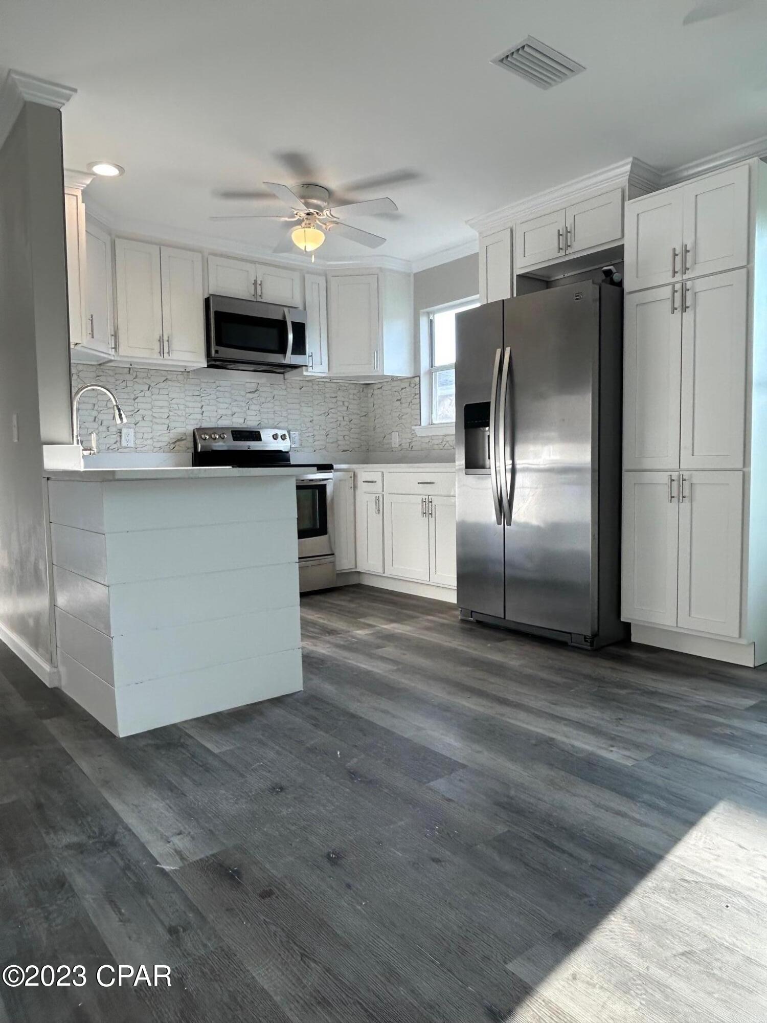 Pine Tree Place Unit 1 - Residential