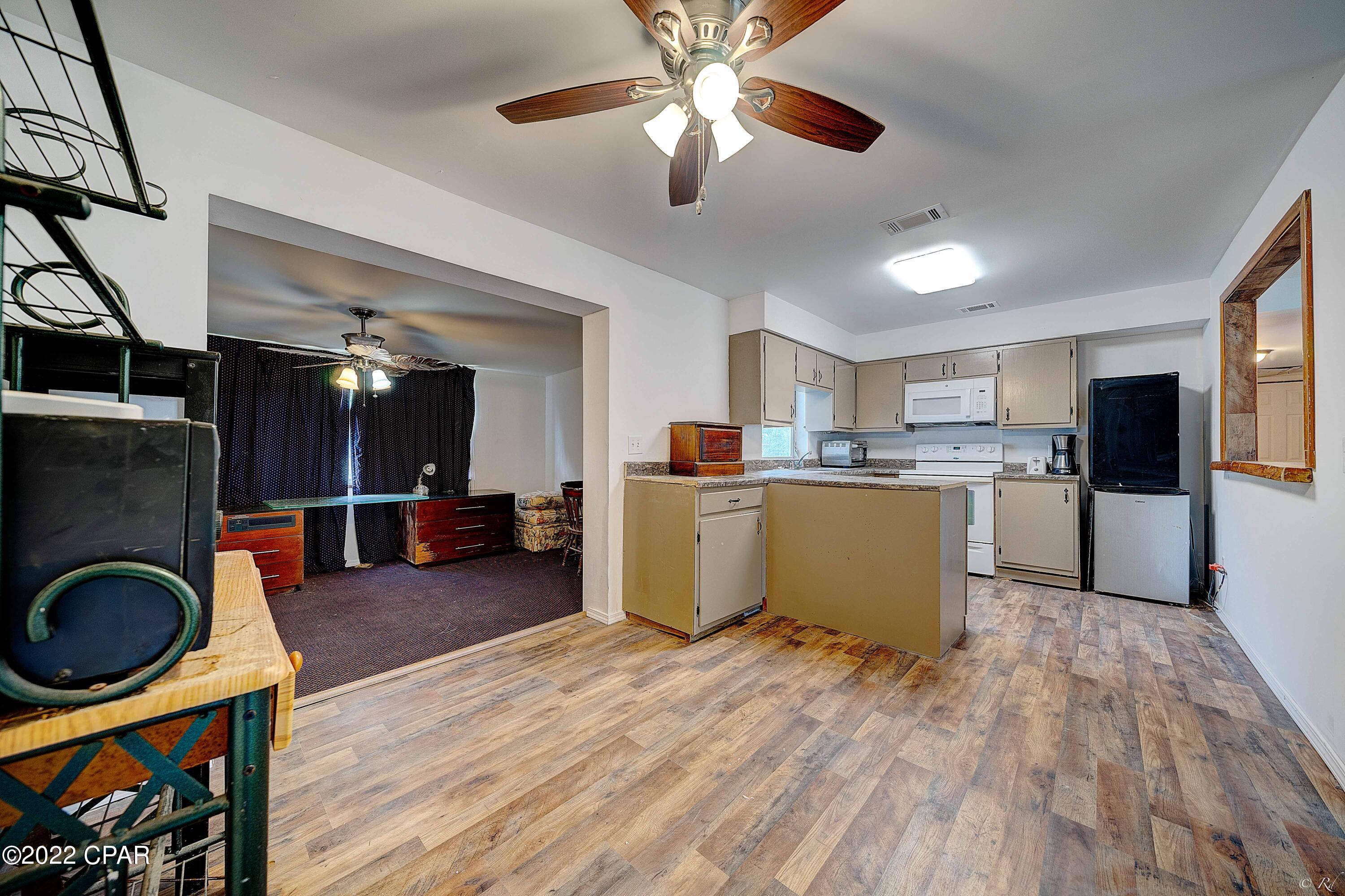 Parkway Manor - Residential