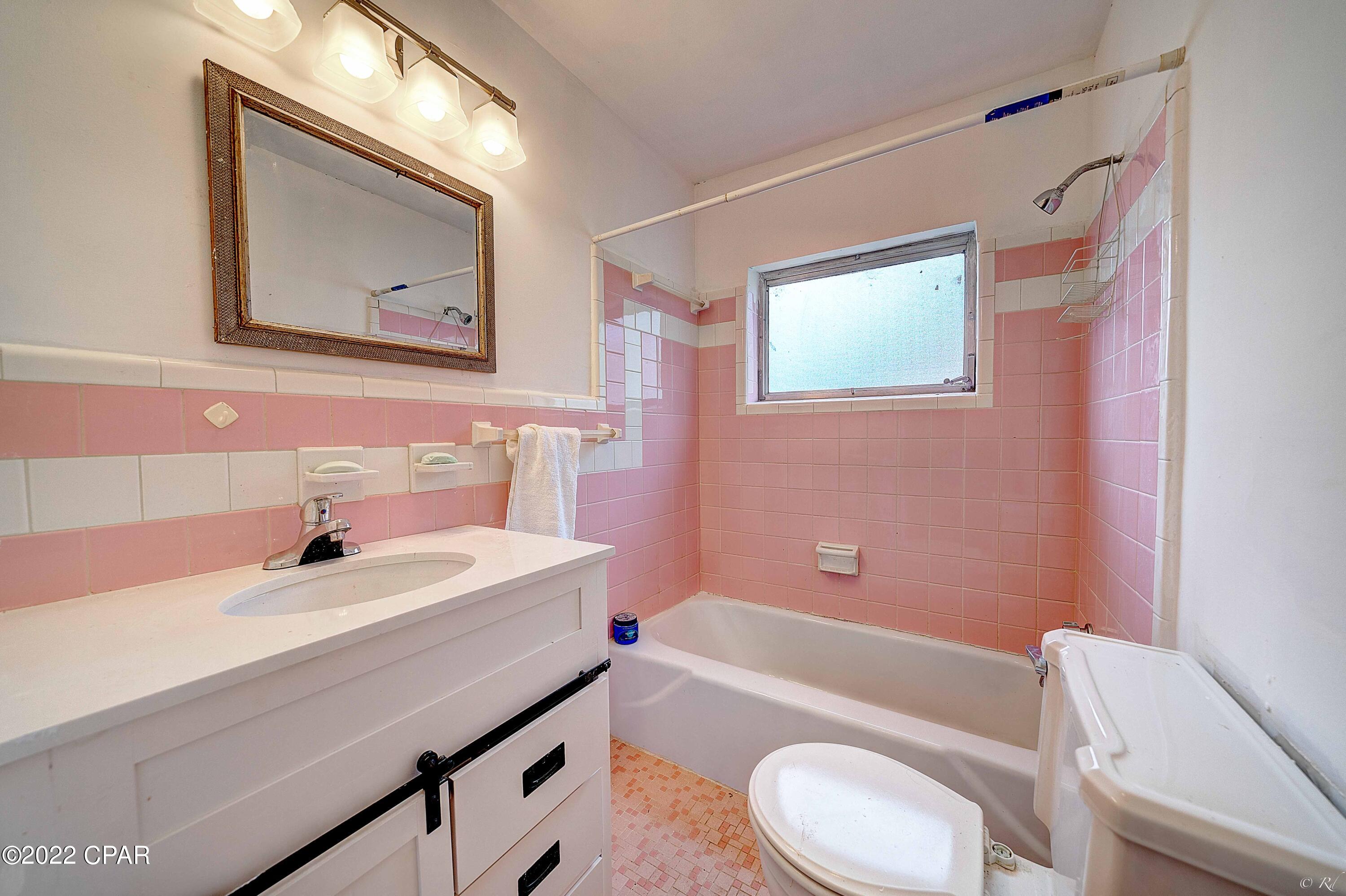 Parkway Manor - Residential