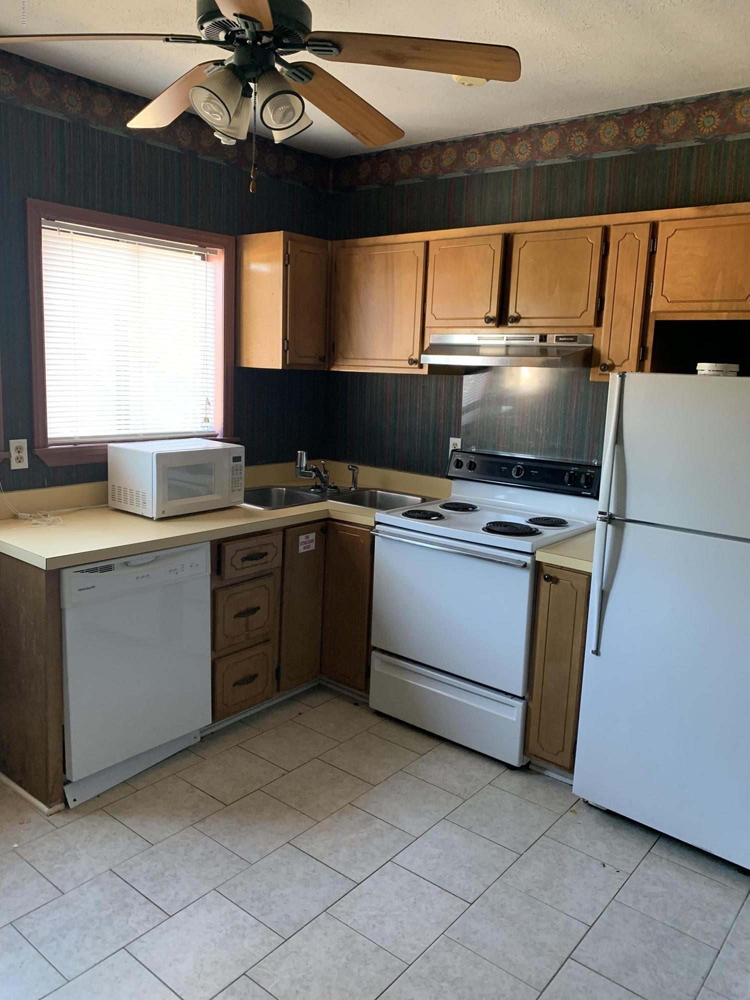 [No Recorded Subdiv] - Residential Lease