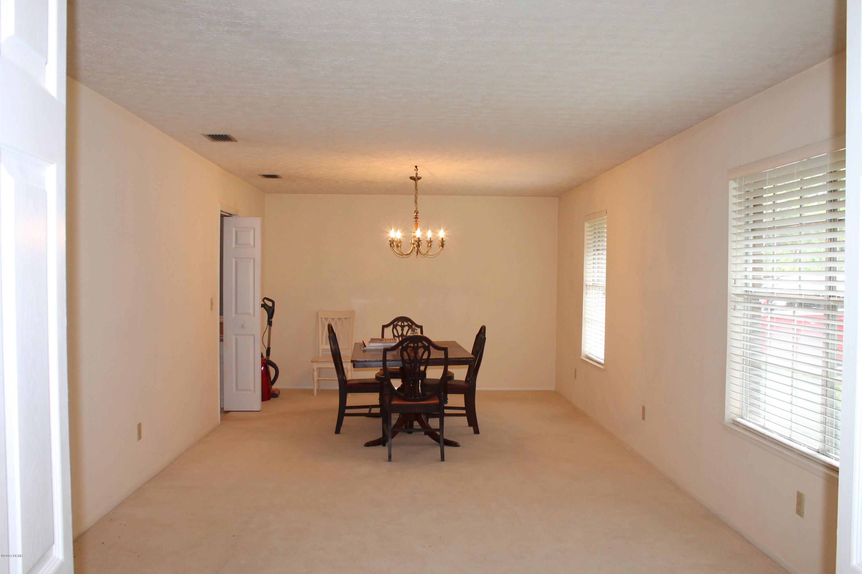 College Point 1st Add - Residential