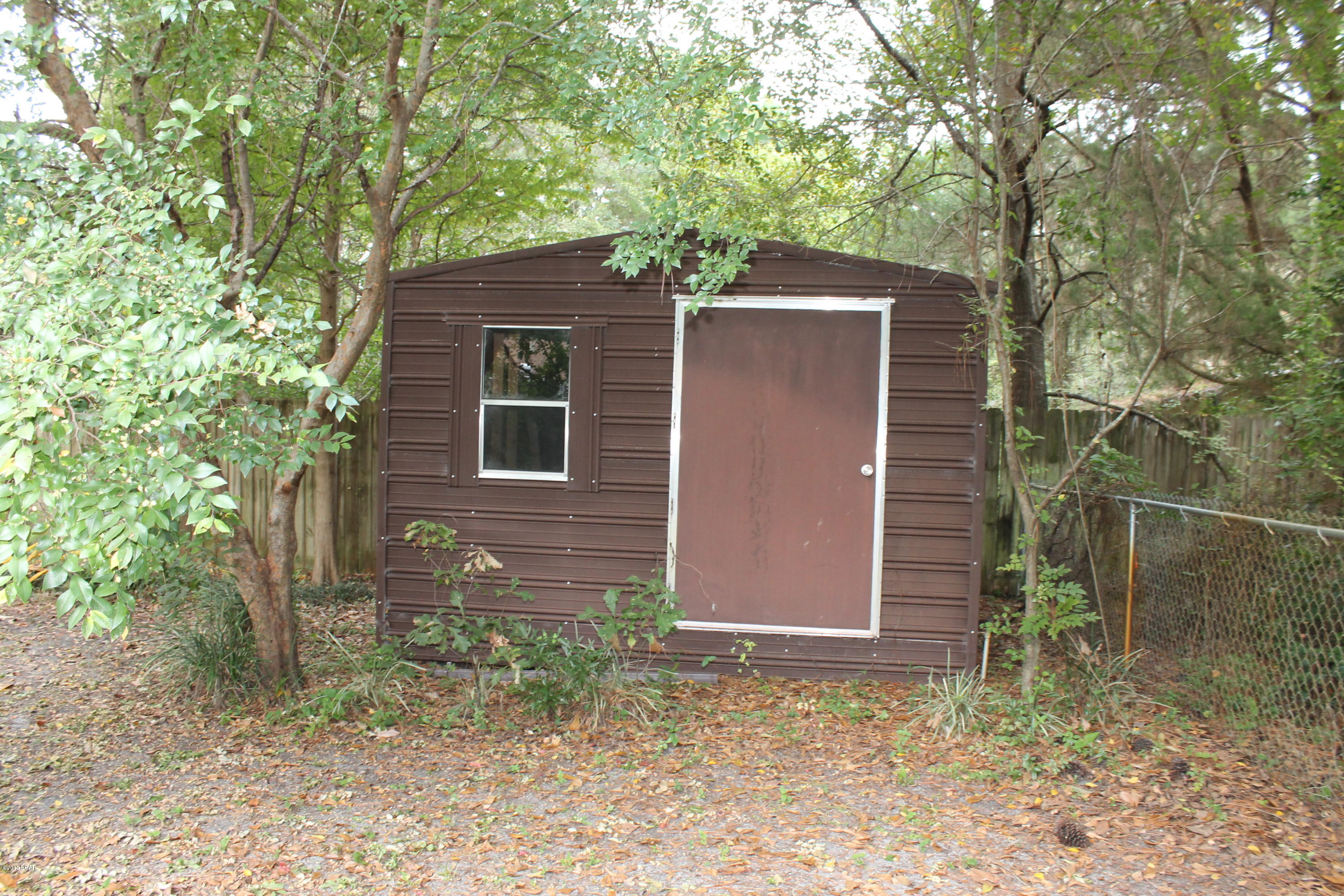 College Point 1st Add - Residential