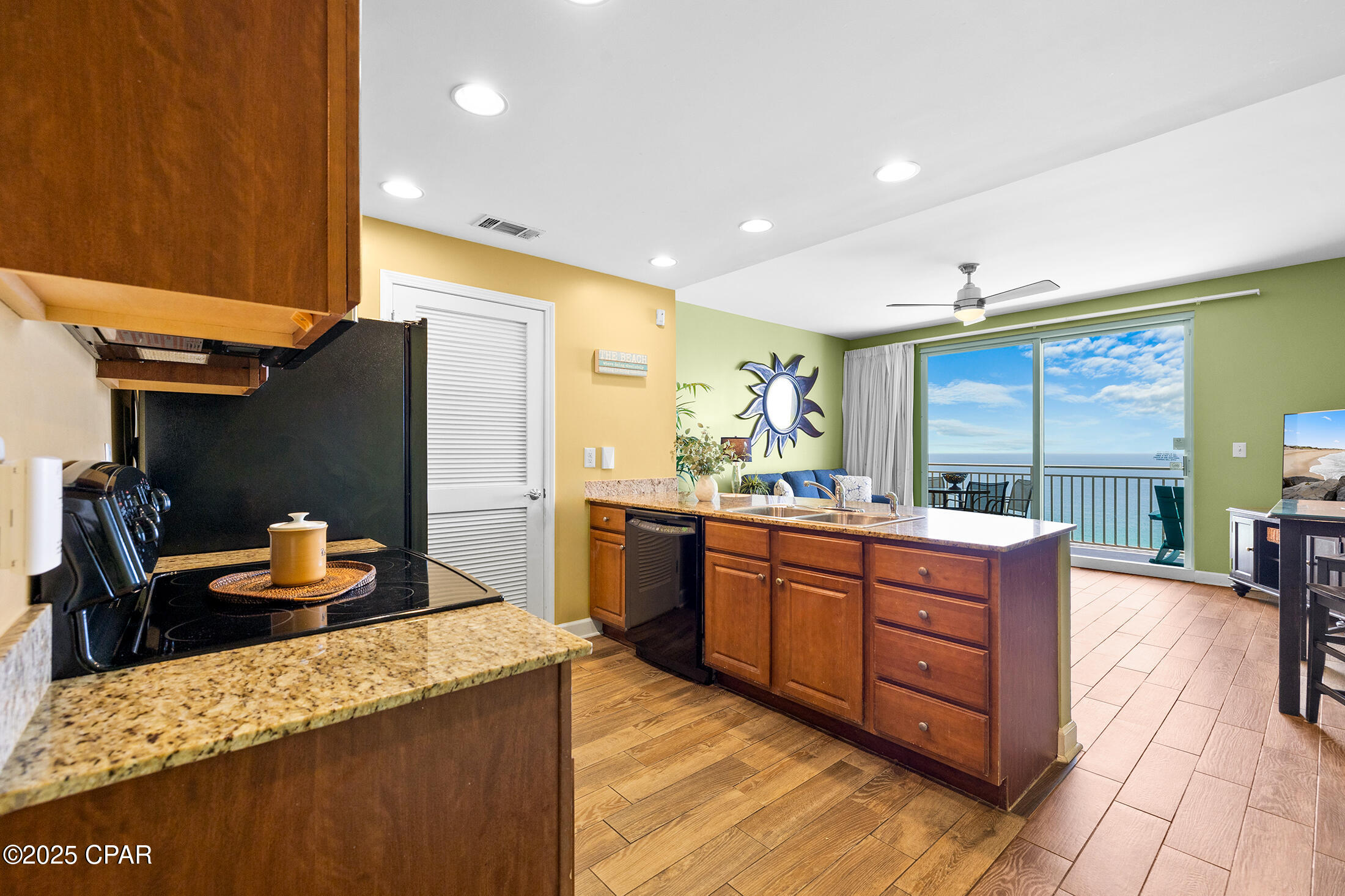 Splash Condo - Residential