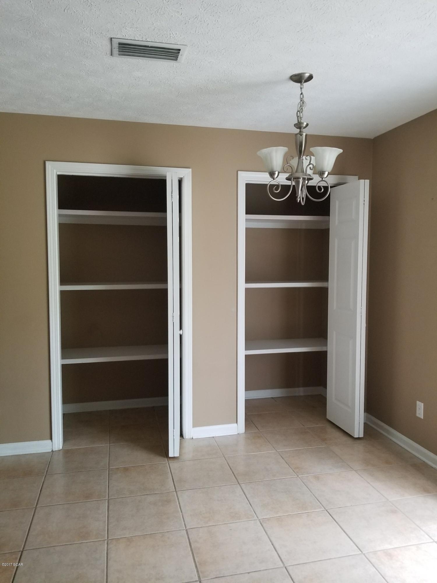 [No Recorded Subdiv] - Residential Lease