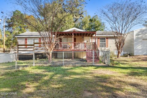 A home in Graceville