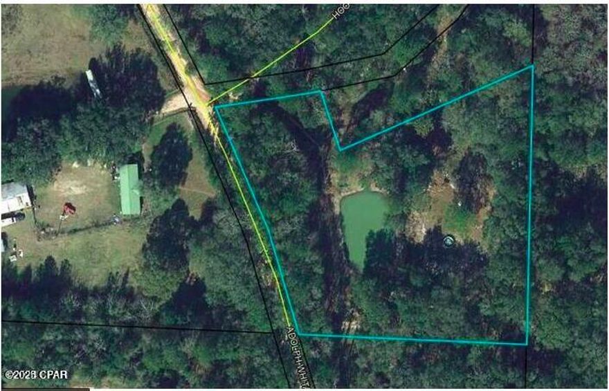 Escape the ordinary and invest in future potential with this 2.13-acre estate lot, perfectly positioned just outside the Bonifay city limits. Surrounded by natural shade and serene privacy, this property offers a rare blend of tranquility and accessibility — ideal for the discerning buyer seeking value and vision.
Located only minutes from Interstate 10, this parcel sits within a promising growth corridor. The Florida State Road 79 expansion to a four-lane highway connecting Bonifay to Panama City Beach is set to enhance regional accessibility and elevate land values in the coming years.
Whether you envision your dream home, a private country retreat, or  a long-term investment, this property provides a canvas for rural  living and future opportunity.