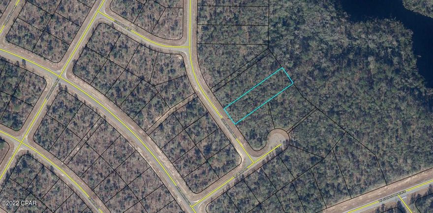 Nice, buildable lot in Sunny Hills!! Boasting its own public golf course and numerous fishing and swimming lakes, Sunny Hills may be the best fit for you. No mobile homes and there are deed restrictions. Come check it out today!