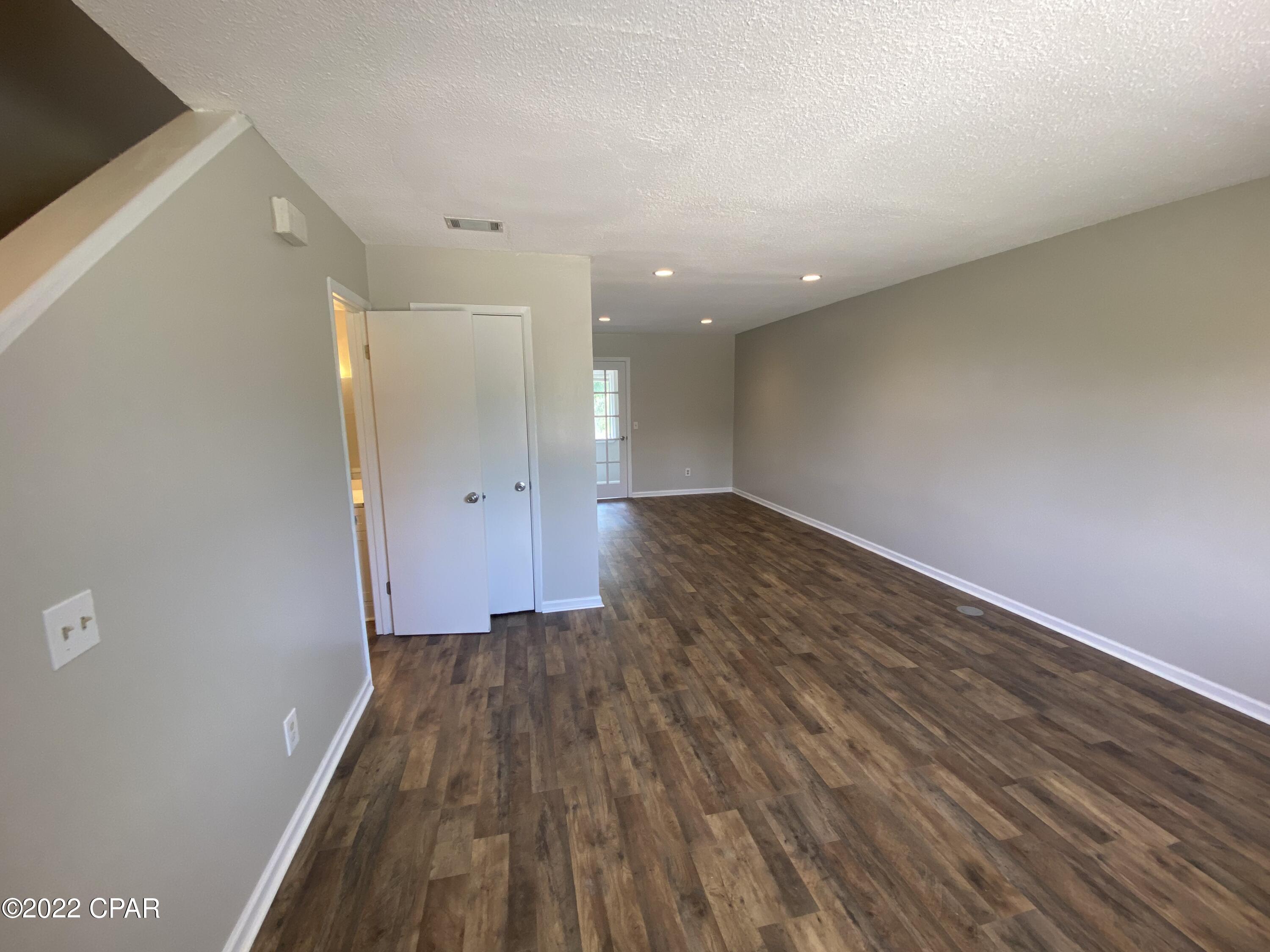 [No Recorded Subdiv] - Residential Lease