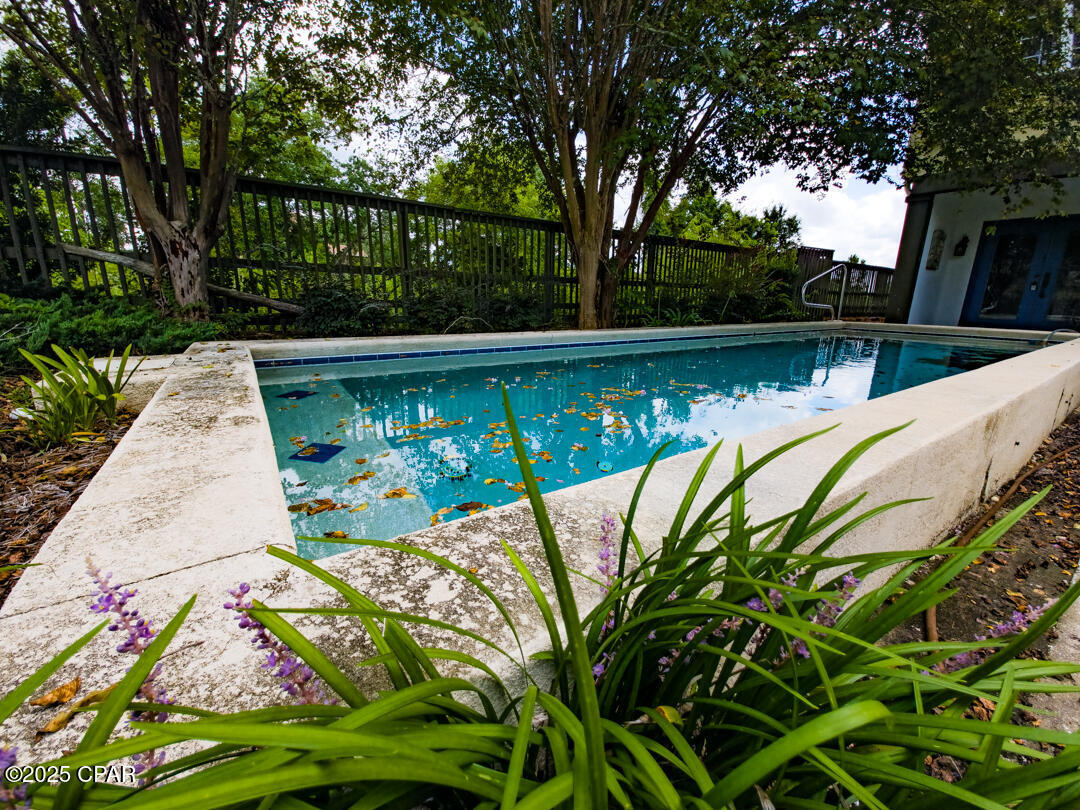 Fanning Oaks - Residential