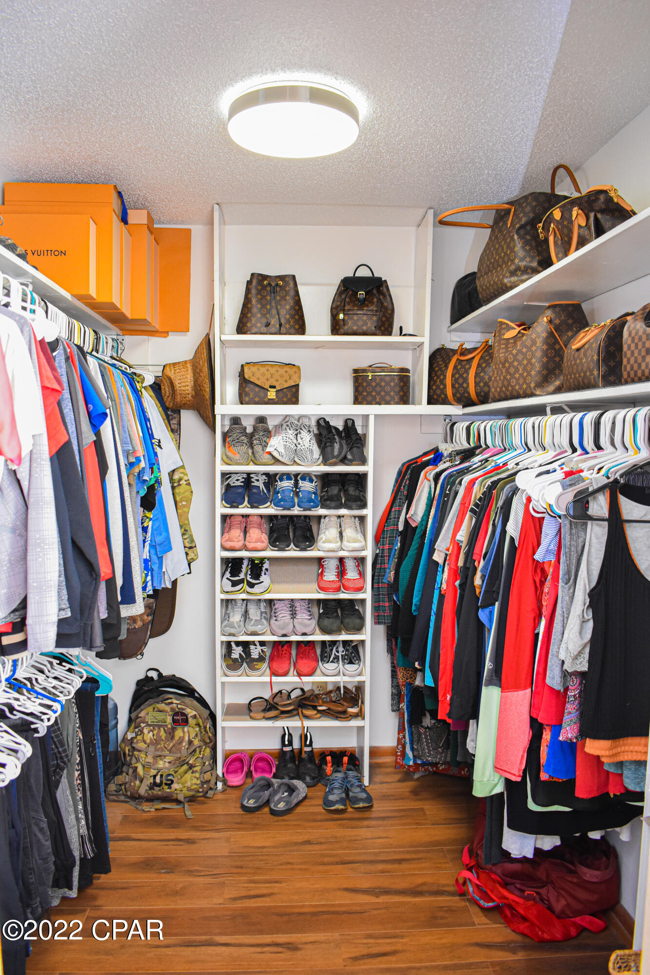 Twin Lakes Subd Unit 1 - Residential