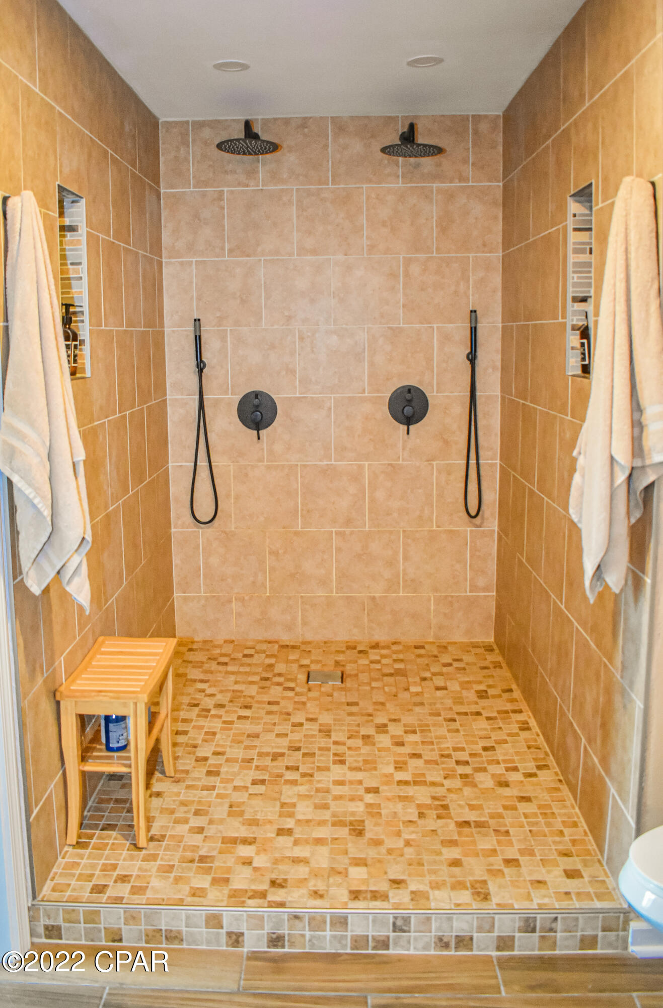 Twin Lakes Subd Unit 1 - Residential