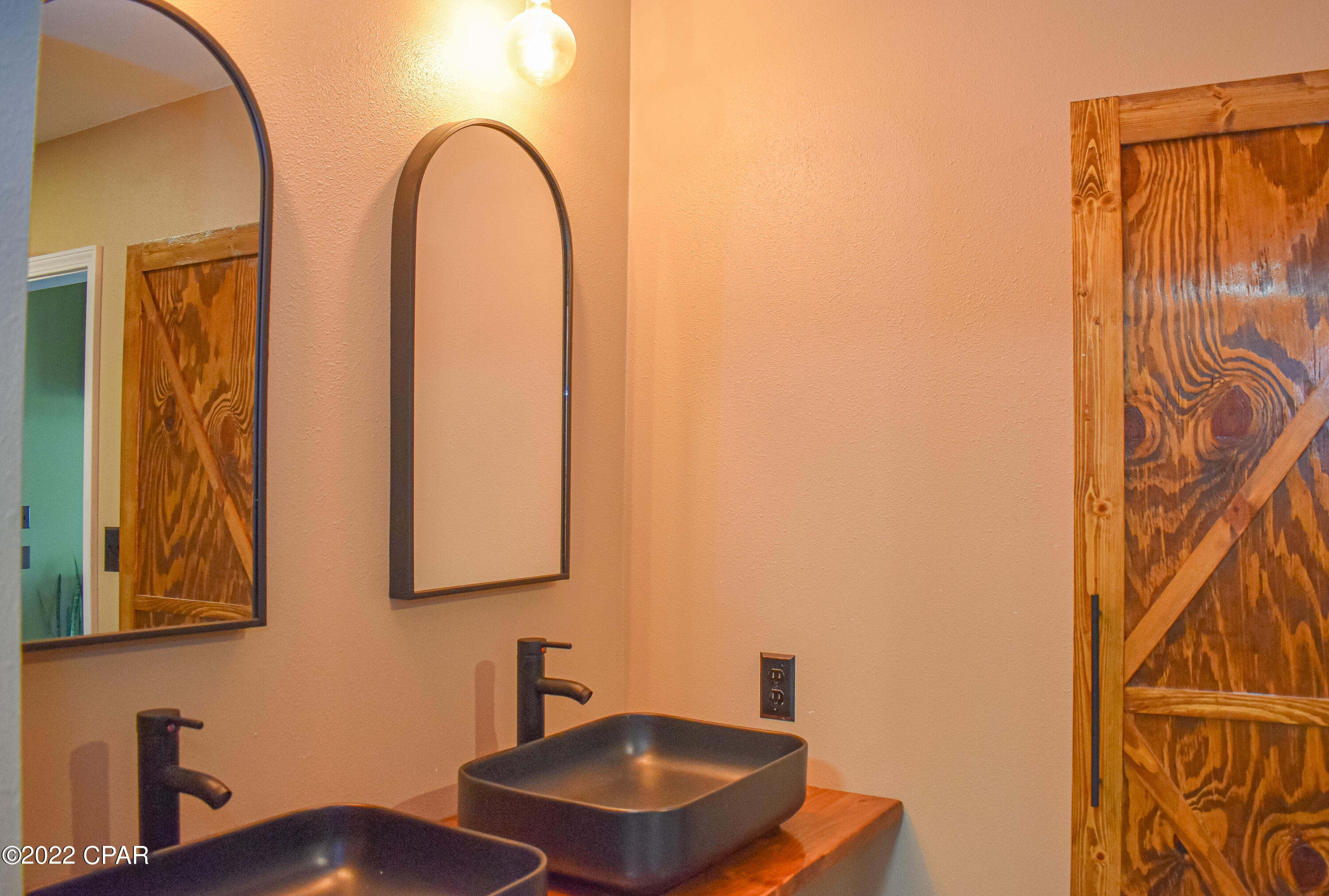 Twin Lakes Subd Unit 1 - Residential