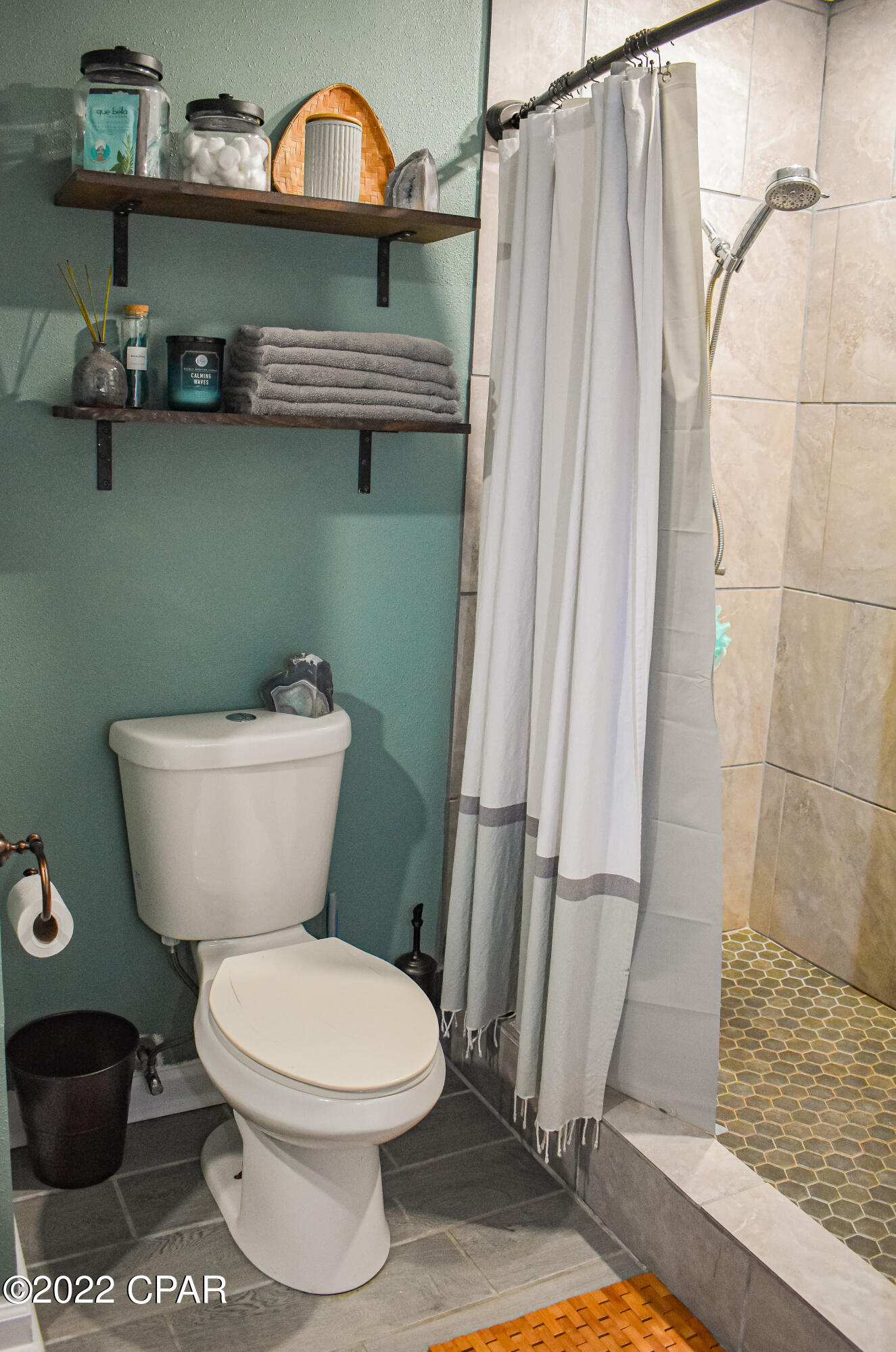 Twin Lakes Subd Unit 1 - Residential