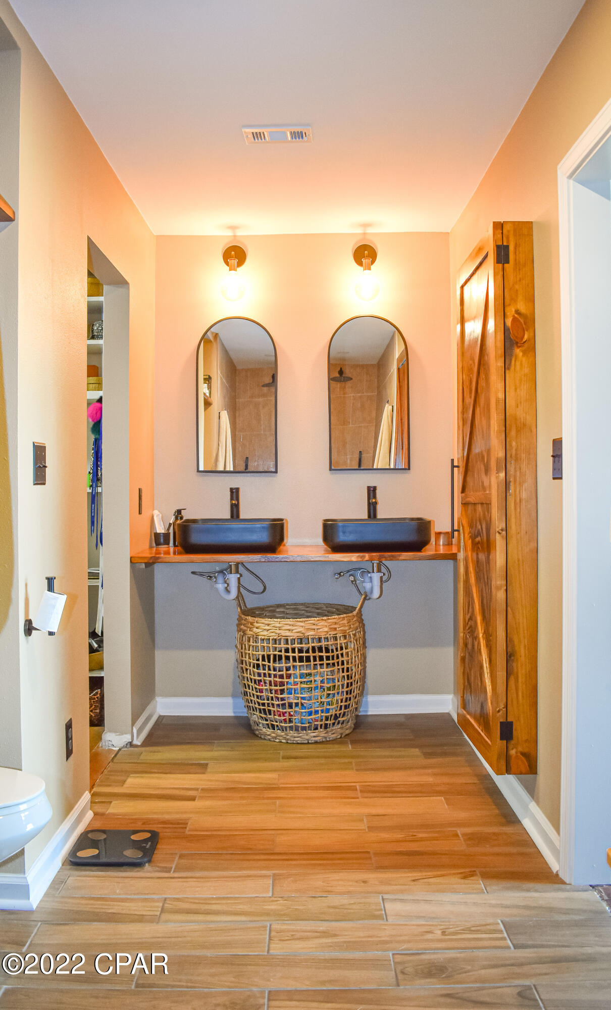 Twin Lakes Subd Unit 1 - Residential