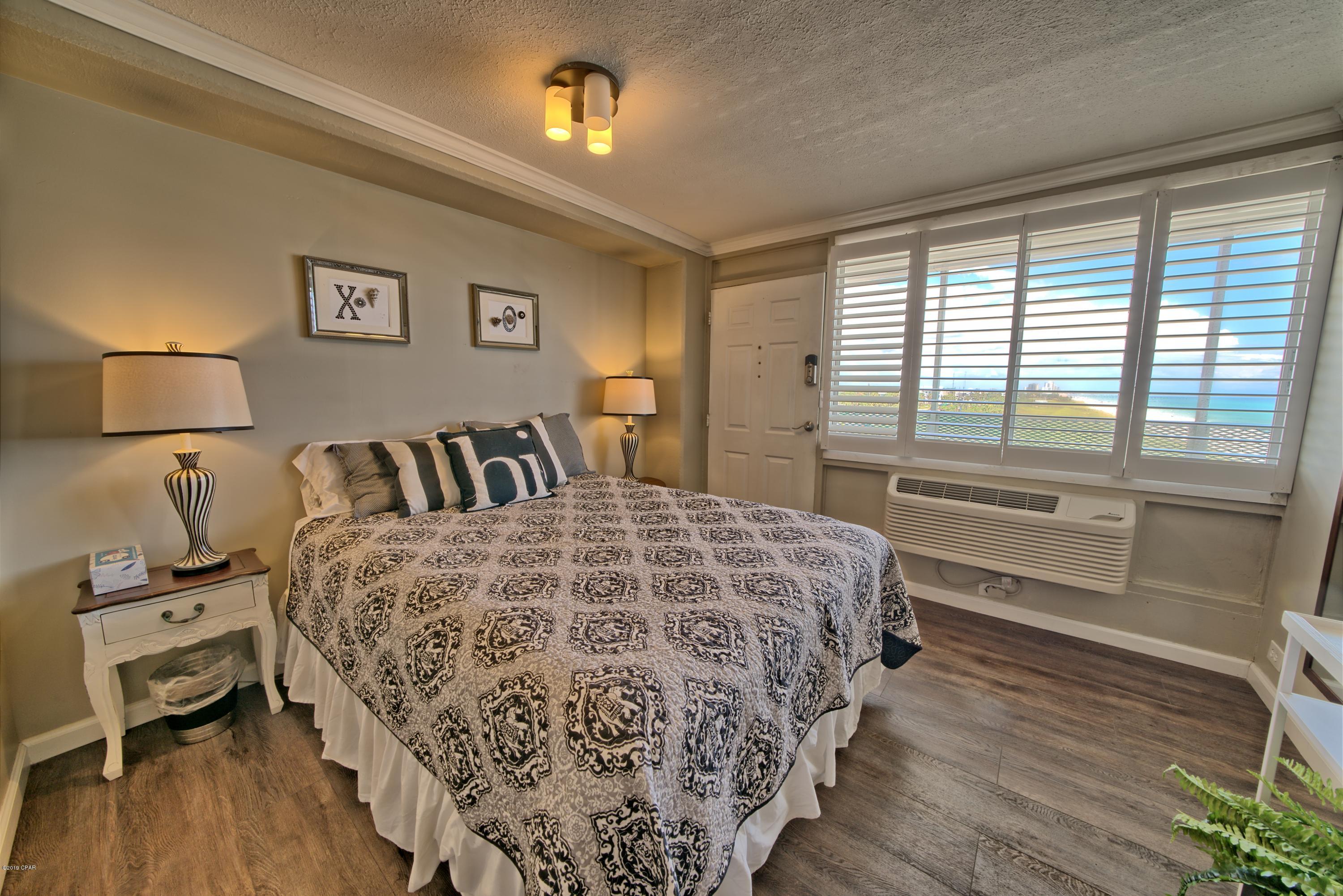 Fontainebleau Terrace - Residential