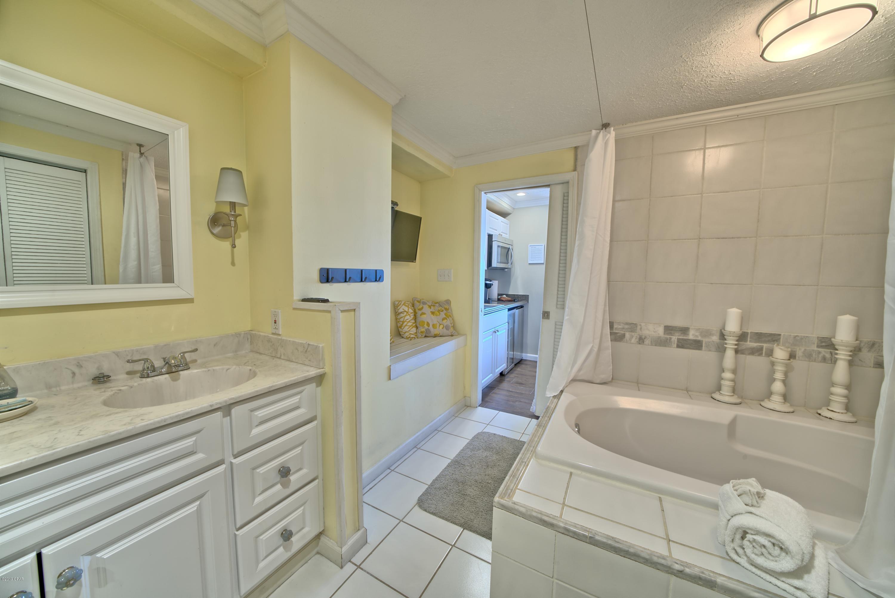 Fontainebleau Terrace - Residential