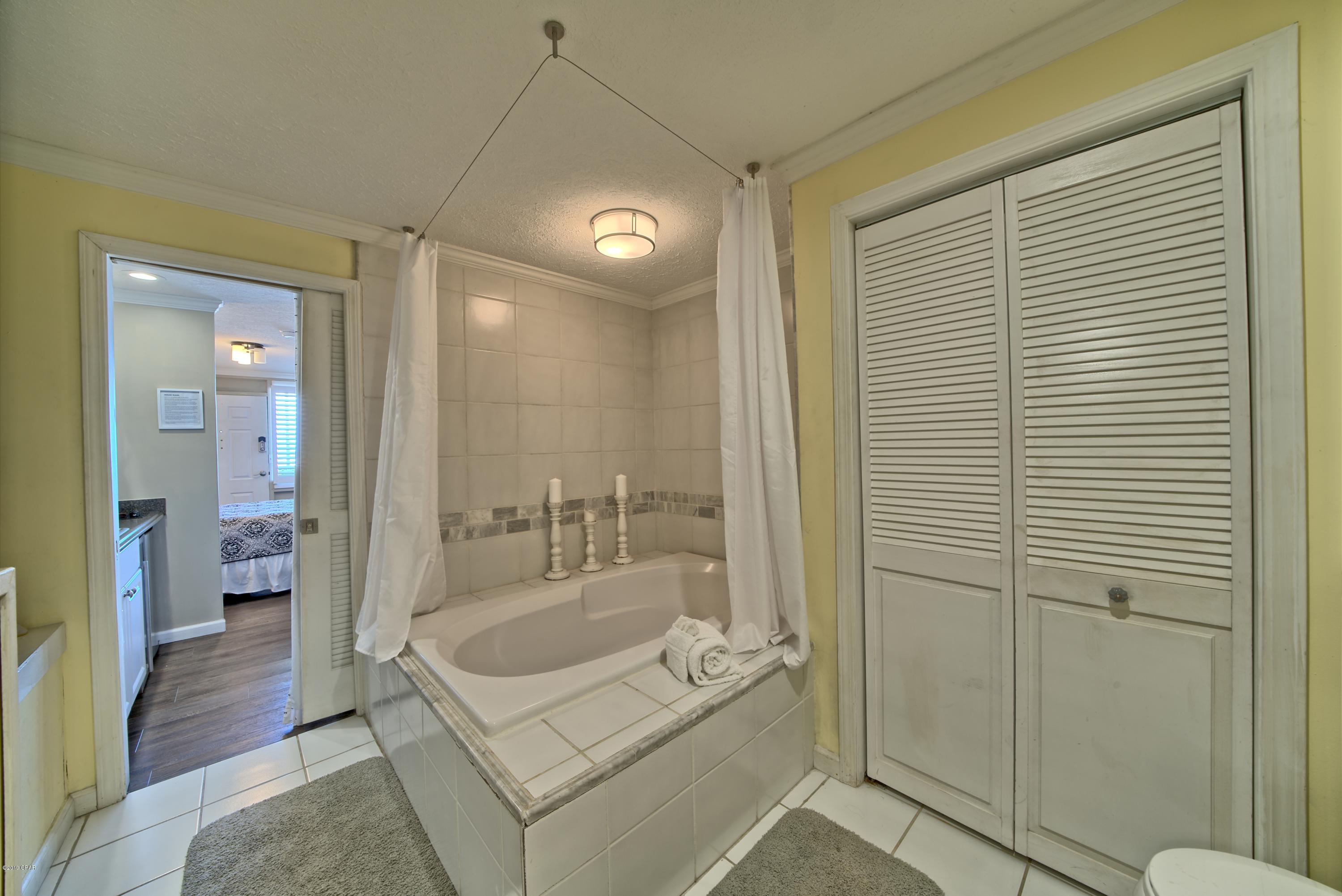 Fontainebleau Terrace - Residential