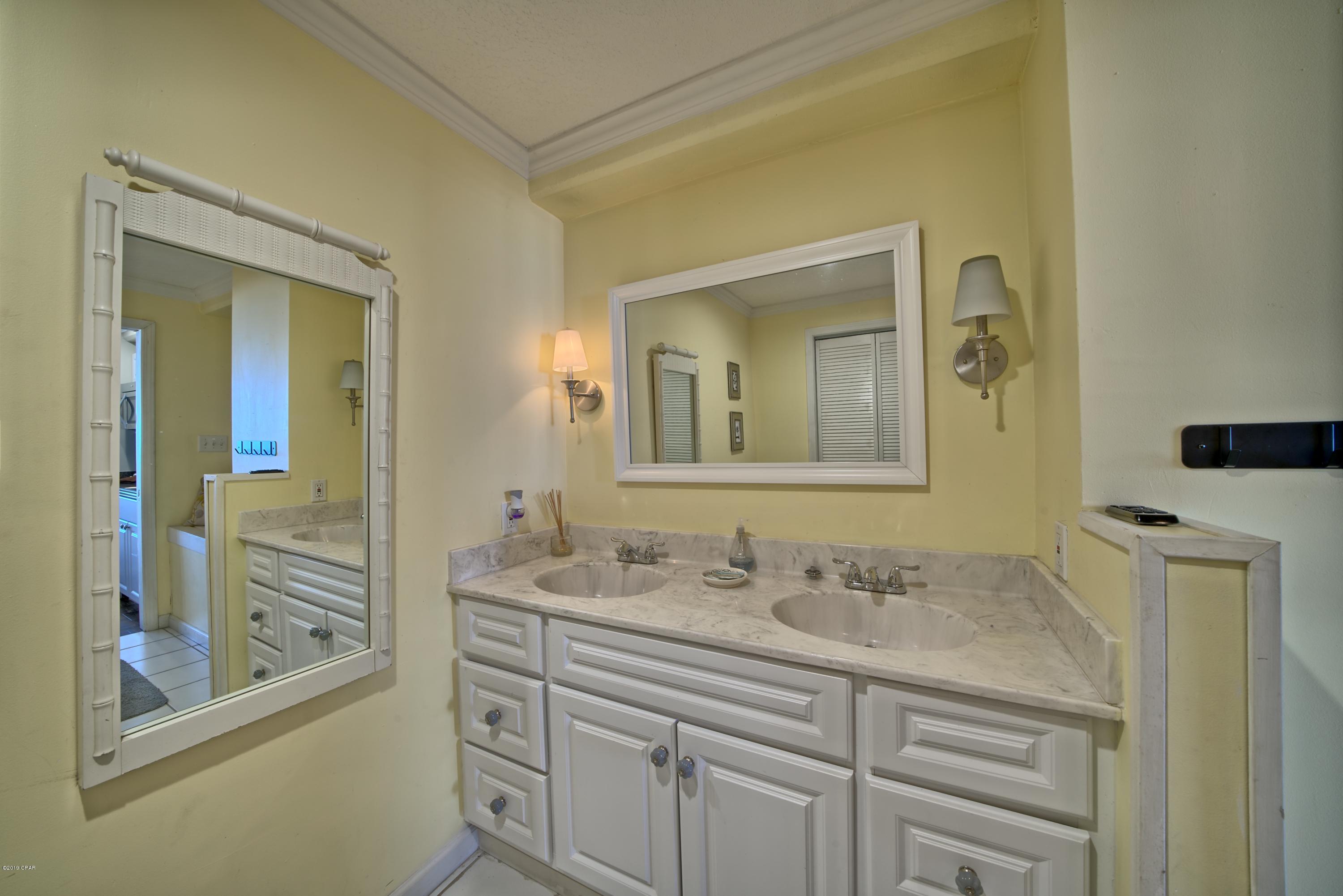 Fontainebleau Terrace - Residential