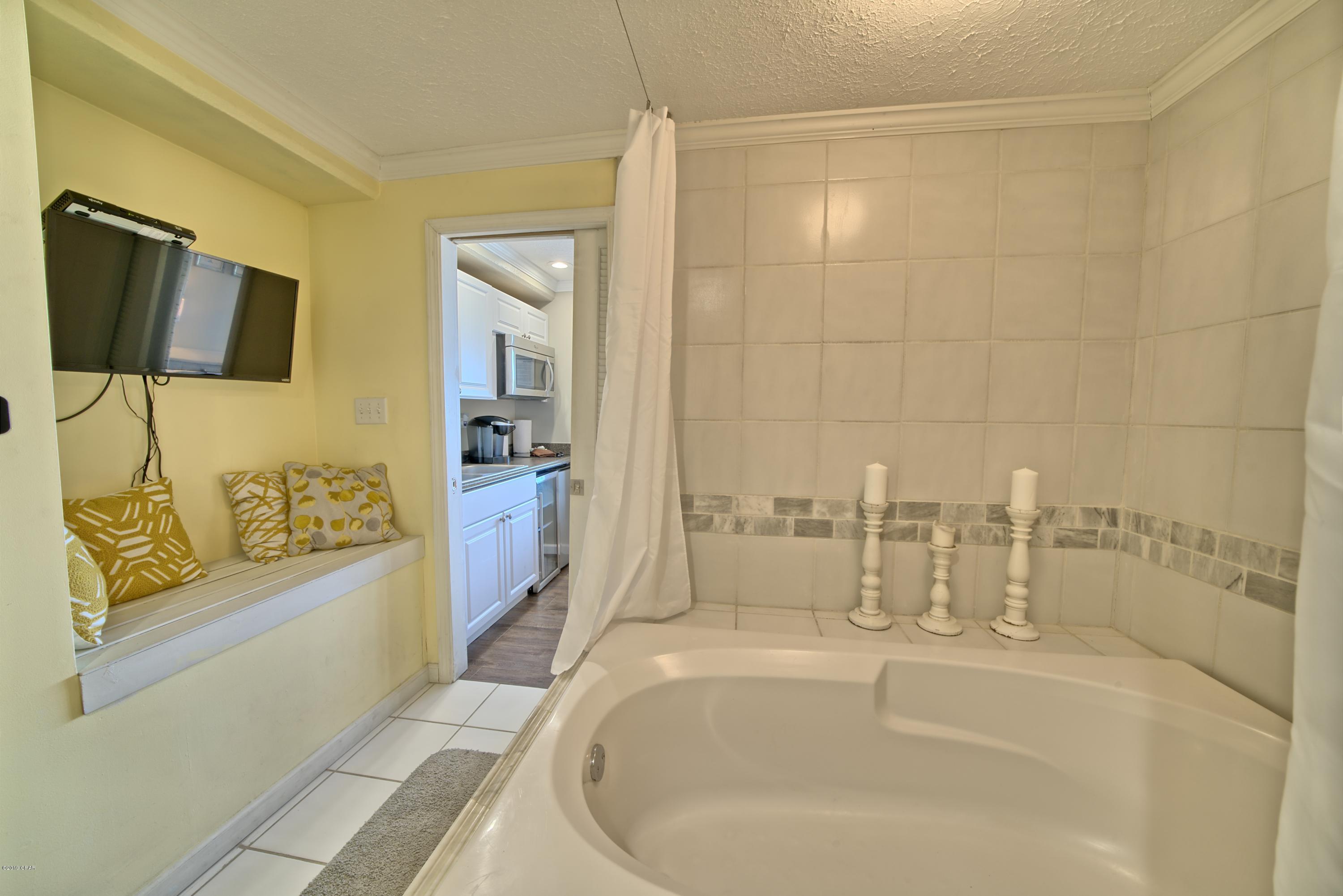 Fontainebleau Terrace - Residential