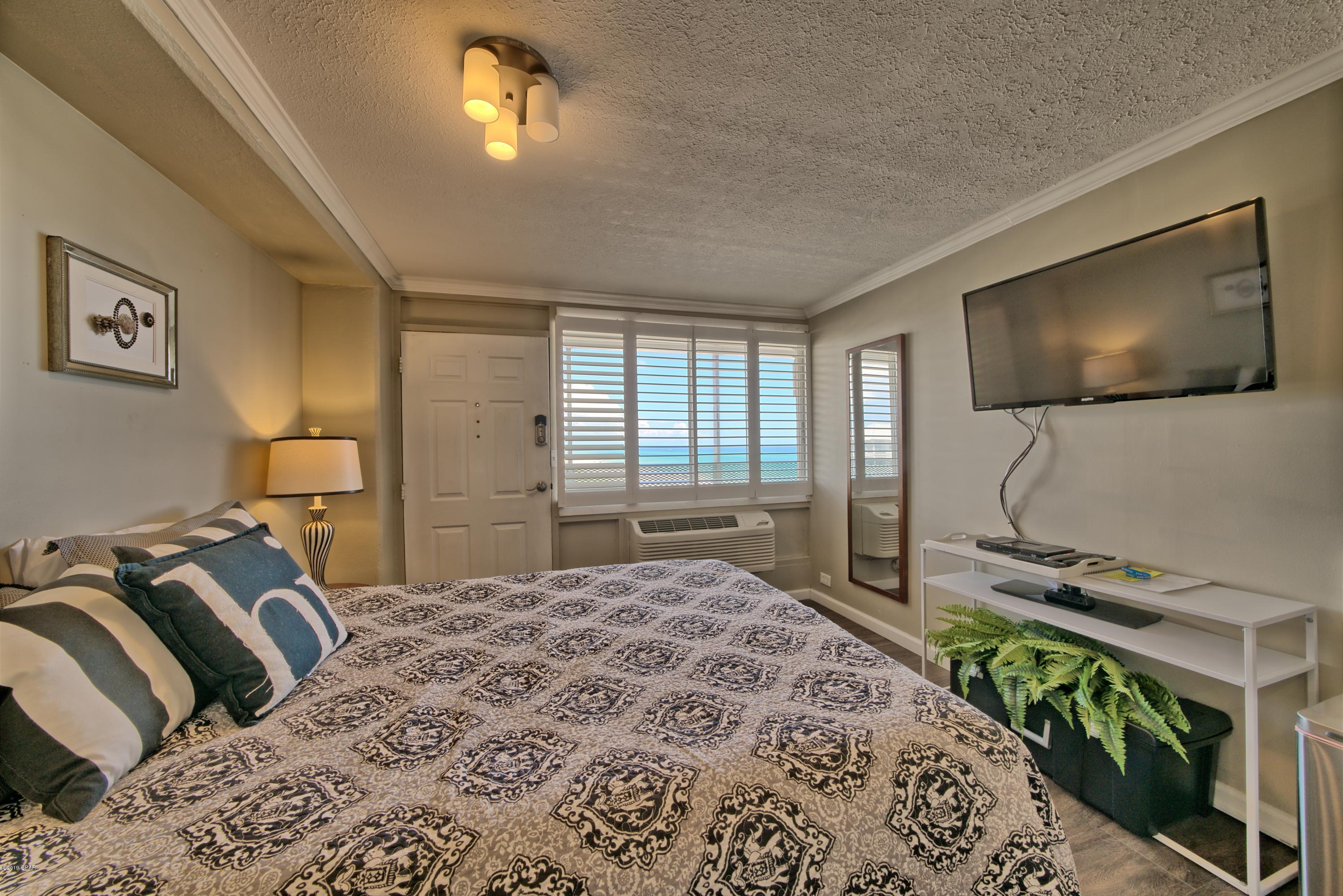 Fontainebleau Terrace - Residential