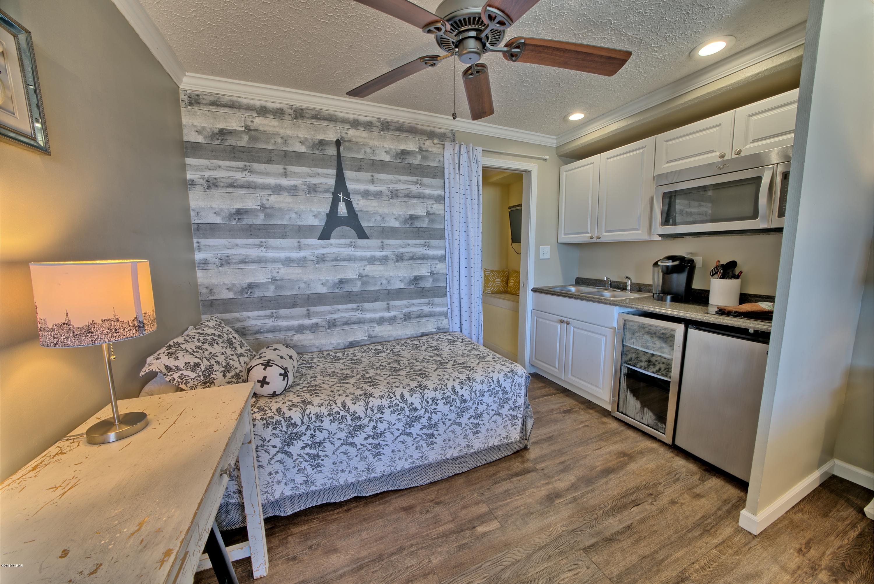 Fontainebleau Terrace - Residential