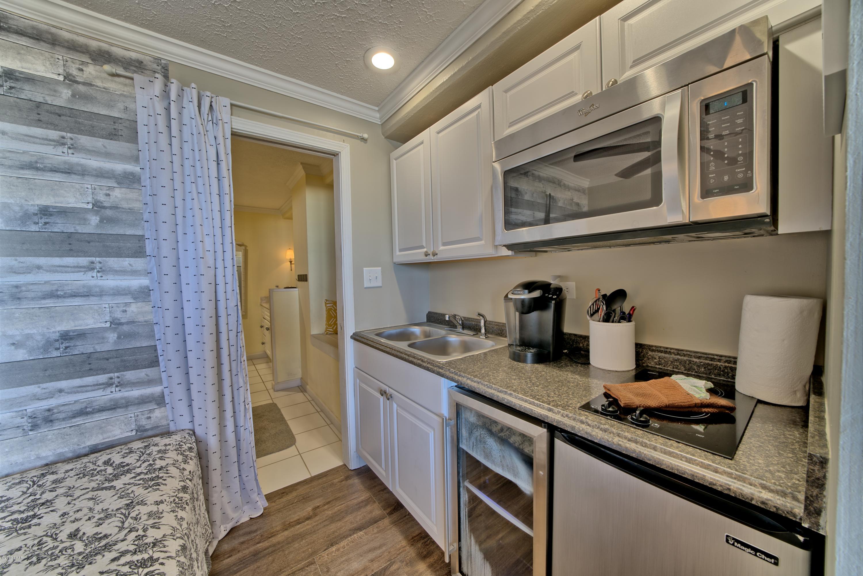 Fontainebleau Terrace - Residential