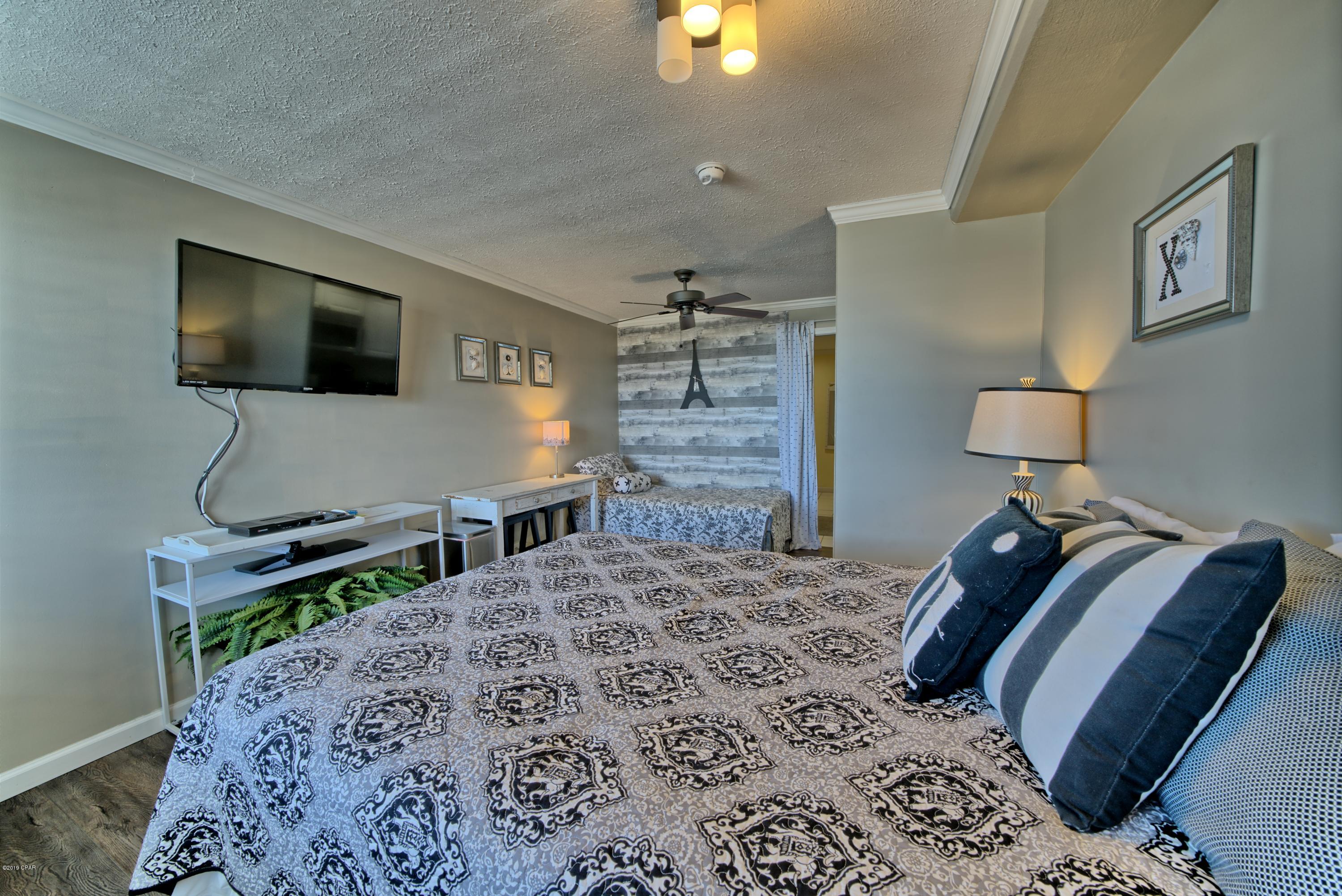 Fontainebleau Terrace - Residential