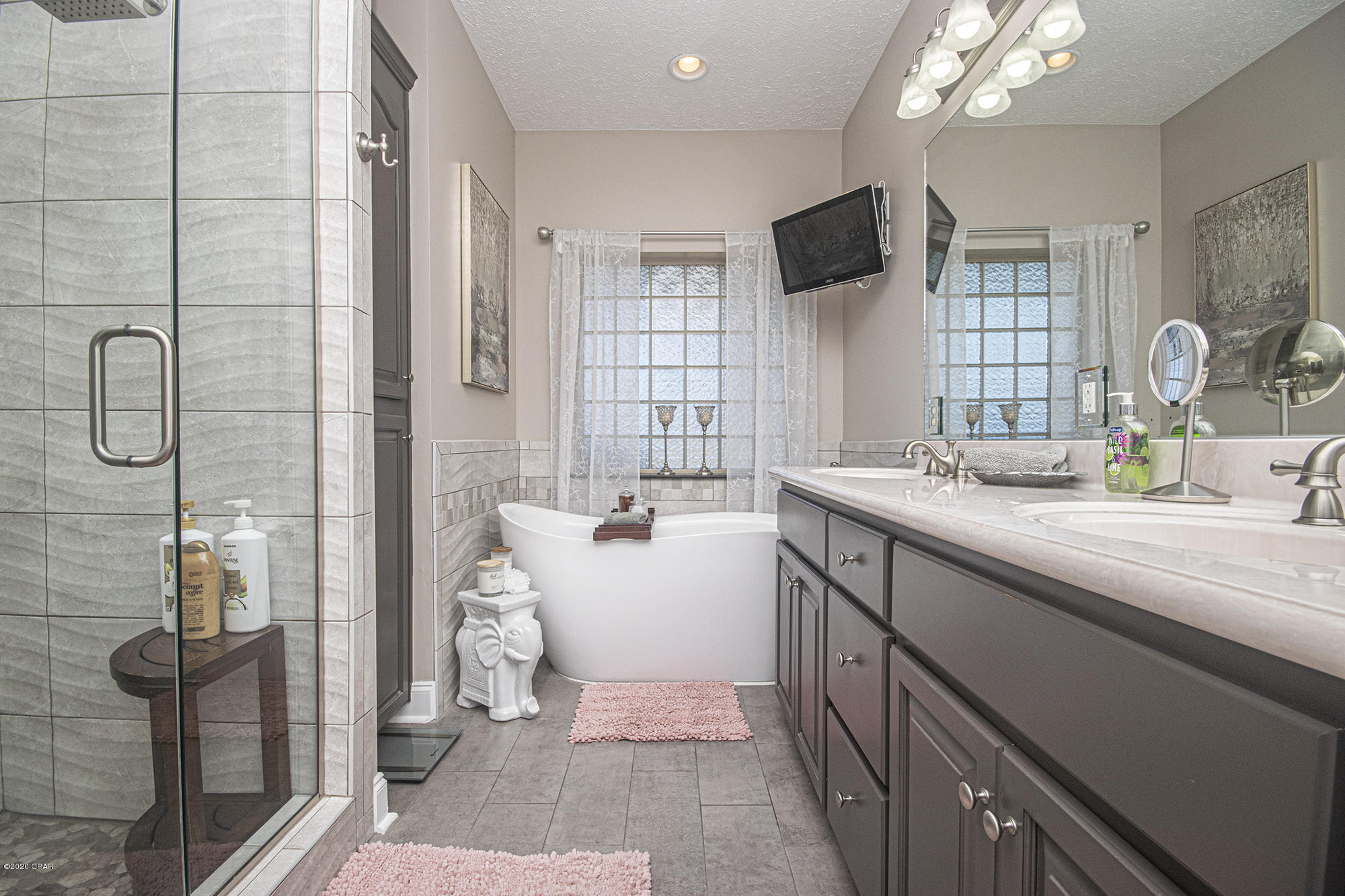 Kirkland Manor - Residential