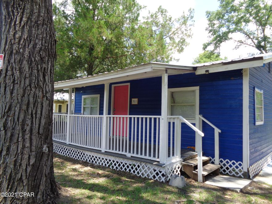 2 Bedroom/1 Bath  located located in City of Chipley. There is a 50.00 application fee. Close to shopping and medical. Available now.