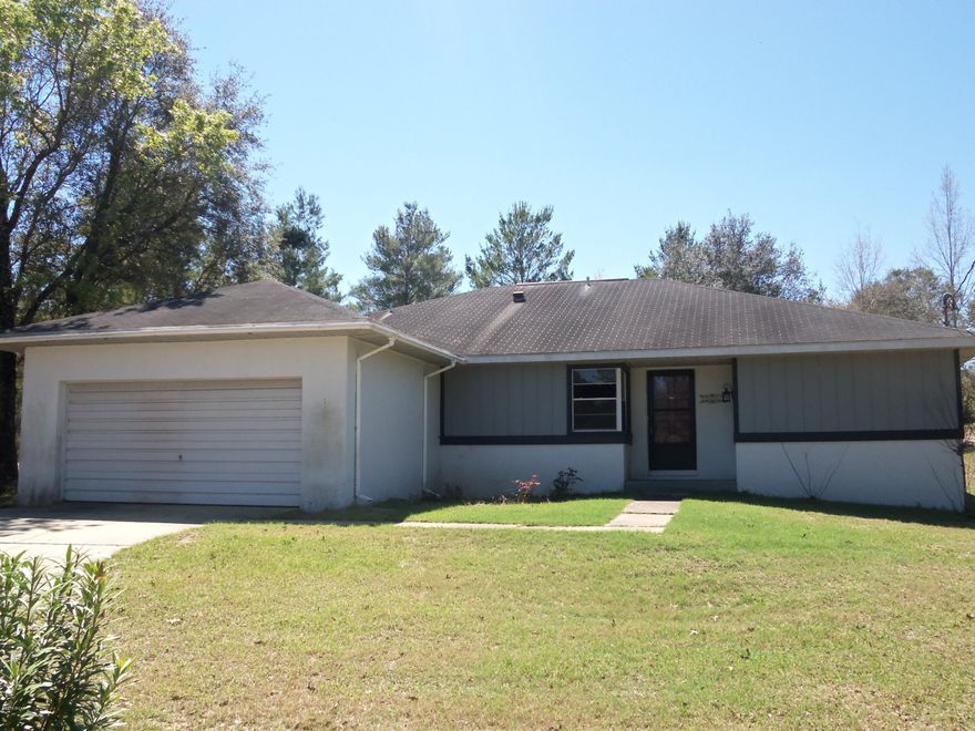 Very nice contemporary style home in Sunny Hills! Large open lay out features 3 bedrooms, 2 baths, split bedroom plan, nice open great room with formal dining area. Huge kitchen with an abundance of cabinets - no lack of storage here! Breakfast area. Attached 2 car garage! Located at the end of a very quiet cul-de-sac. Move in condition. Large Florida room/enclosed porch on the rear of the house. (all sizes approximate and taken from public records, buyer to verify any details buyer deems important)