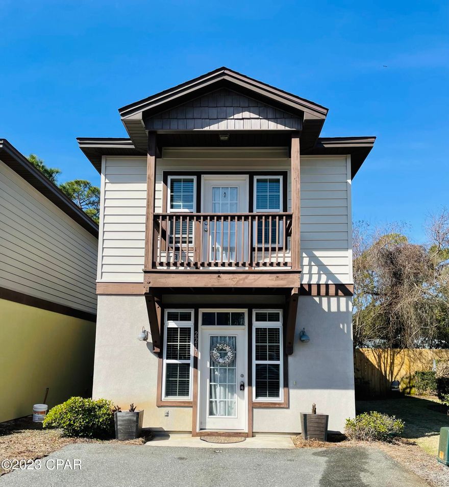 *UNDER CONTRACT, SELLER WILL CONSIDER BACK UP OFFERS *INVESTMENT OPPORTUNITY. Short term rentals ARE allowed with a projected annual income up to 40k. Two level open concept design. 9 foot ceilings. Granite counter tops and cherry wood cabinets. Front bedroom has private balcony! Walk-in pantry and laundry room. Master bedroom features spacious walk-in closet. Fenced in low maintenance back yard. Home is an end unit next to the community park so no neighbors on one side! NEW Flooring on stairs, Freshly painted throughout, NEW Water Heater installed 02/2023. Great Location! About one mile to the beach and close to restaurants and entertainment. Would make a great year round money maker. SELLER MOTIVATED.