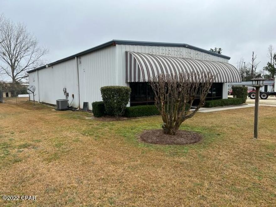 Great location near Marianna with high traffic count on Blue Springs Hwy. Would make great automotive repair shop or paint and body shop. Building #2 1,404 sqft has several office space potential. Building #1 should lease around 2,500 per month, Building #2 should lease around $1,500 per month. Owner Financing available with 30% down.