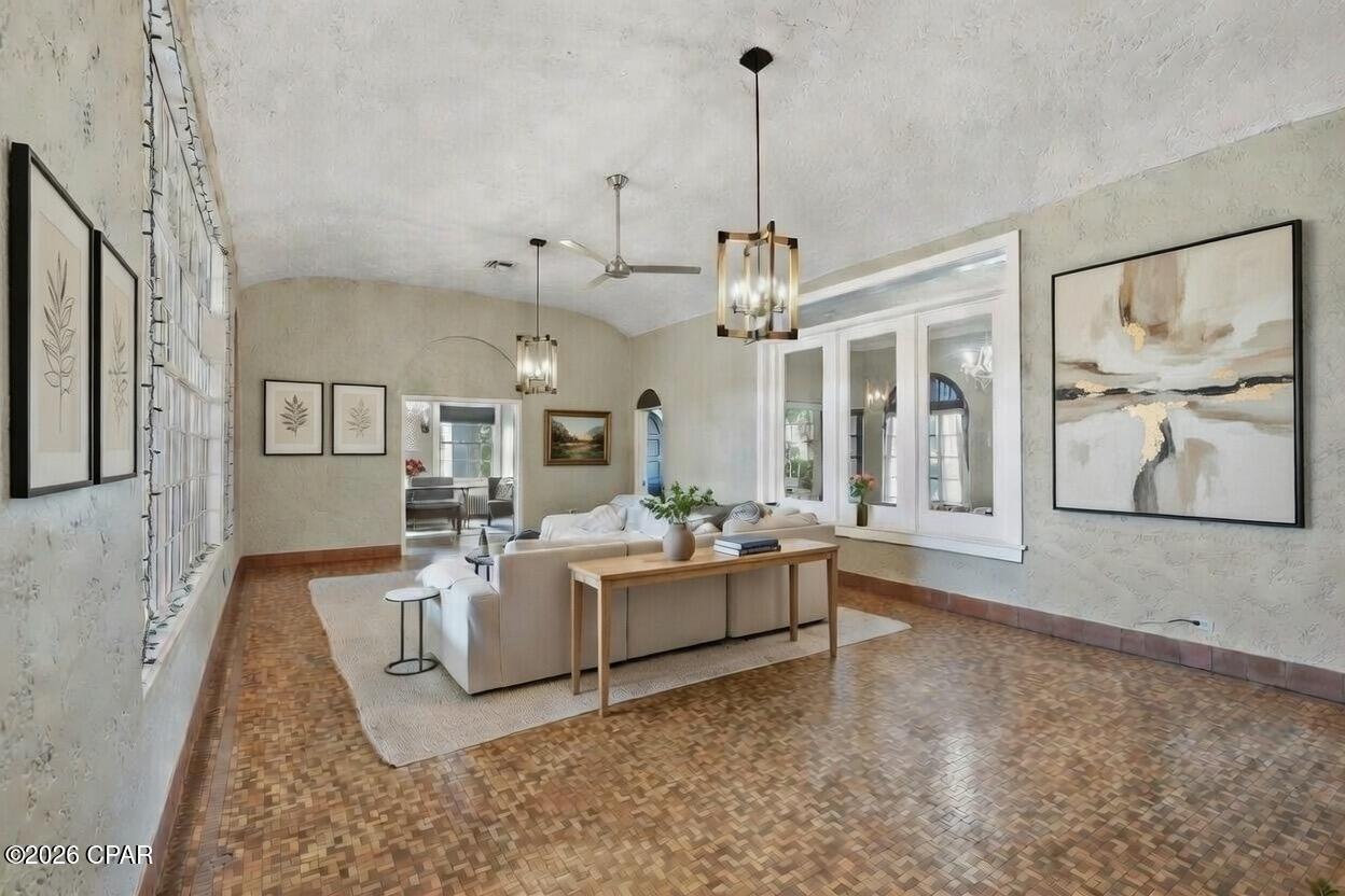 [No Recorded Subdiv] - Commercial Sale