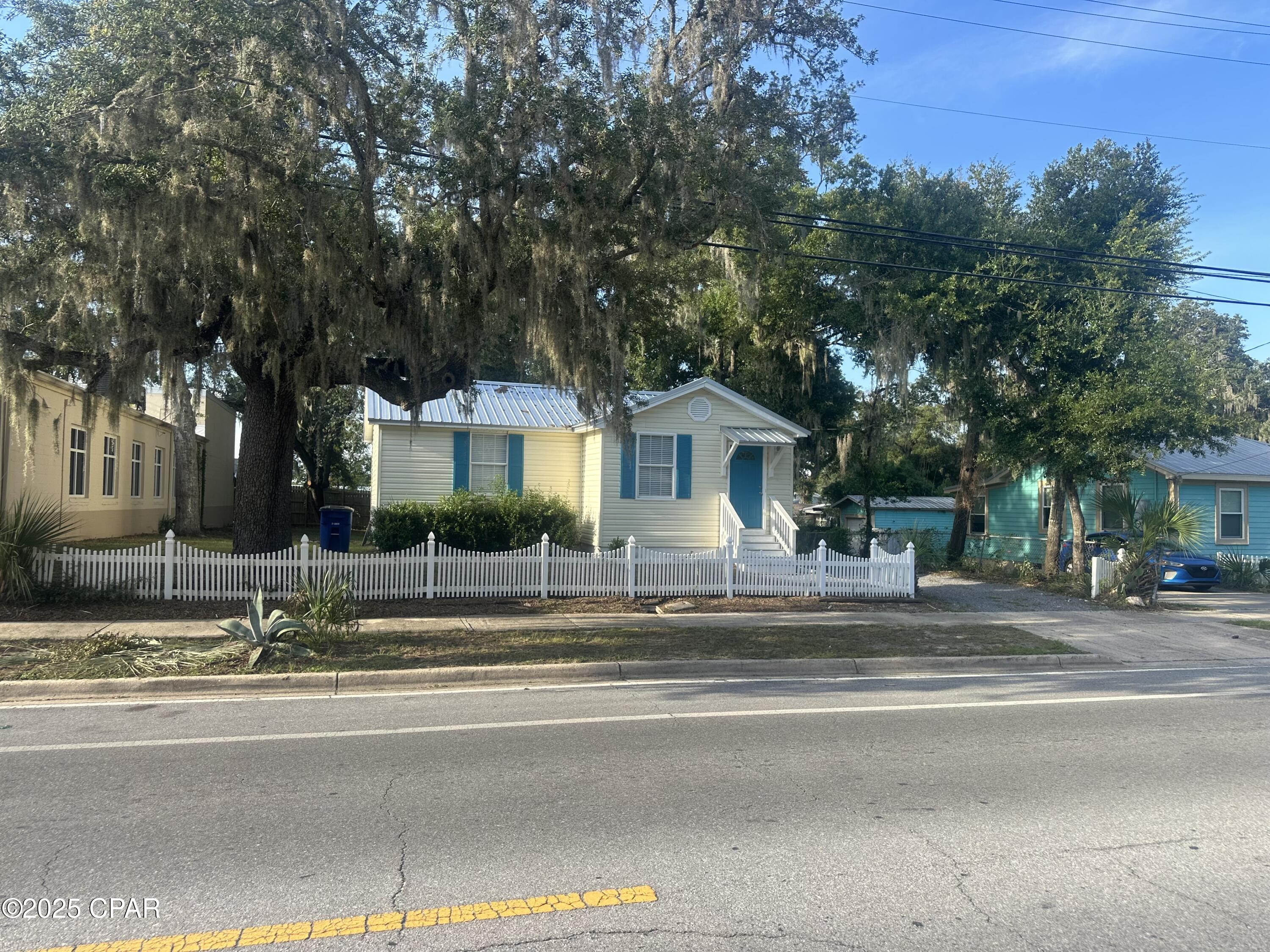 [No Recorded Subdiv] - Residential