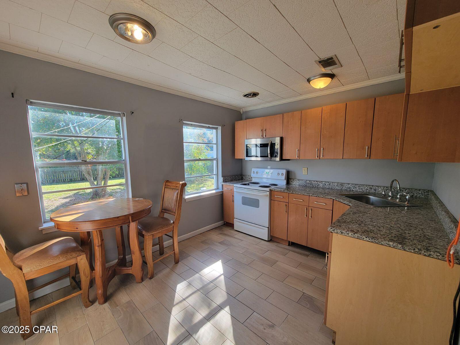 [No Recorded Subdiv] - Residential Lease