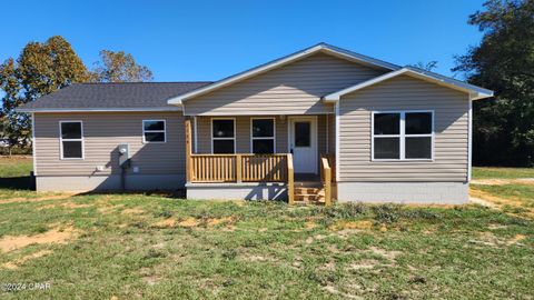 A home in Grand Ridge