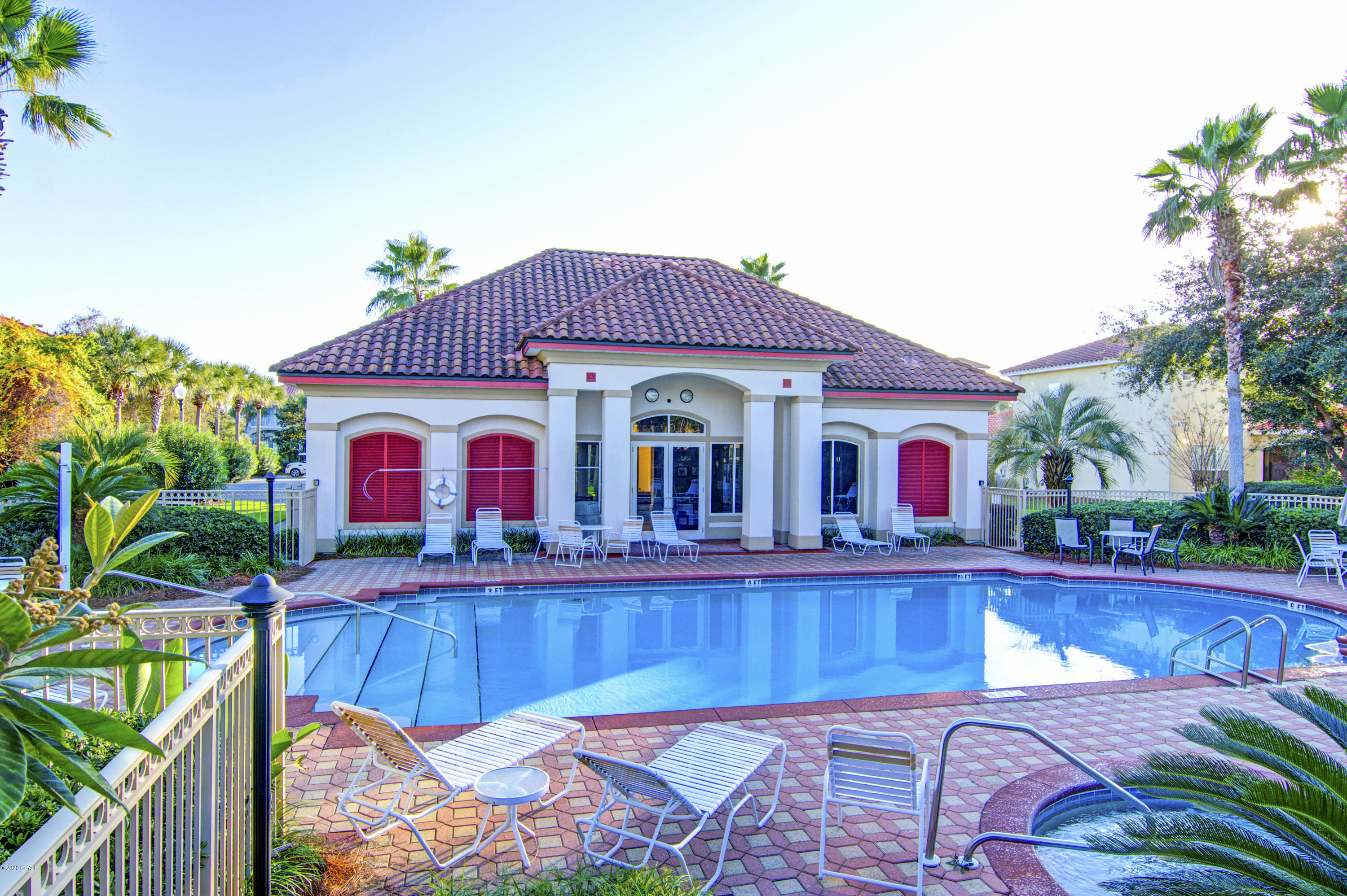 La Valencia Beach Resort - Residential