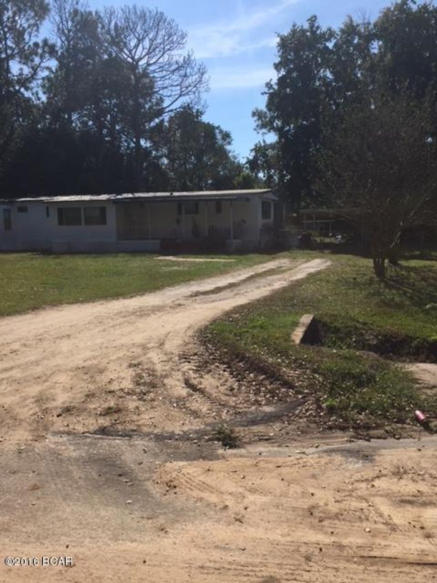 GREAT CORNER BUILDING LOT AT A GREAT PRICE.  CURRENTLY HAS AN OLD MOBILE HOME ON IT THAT IS LIVABLE - BUT NO VALUE IS GIVEN TO IT. ALSO HAS A DETACHED GARAGE IN BACKYARD.



APPRAISAL FROM 2007 FOR $55K FOR LAND ONLY