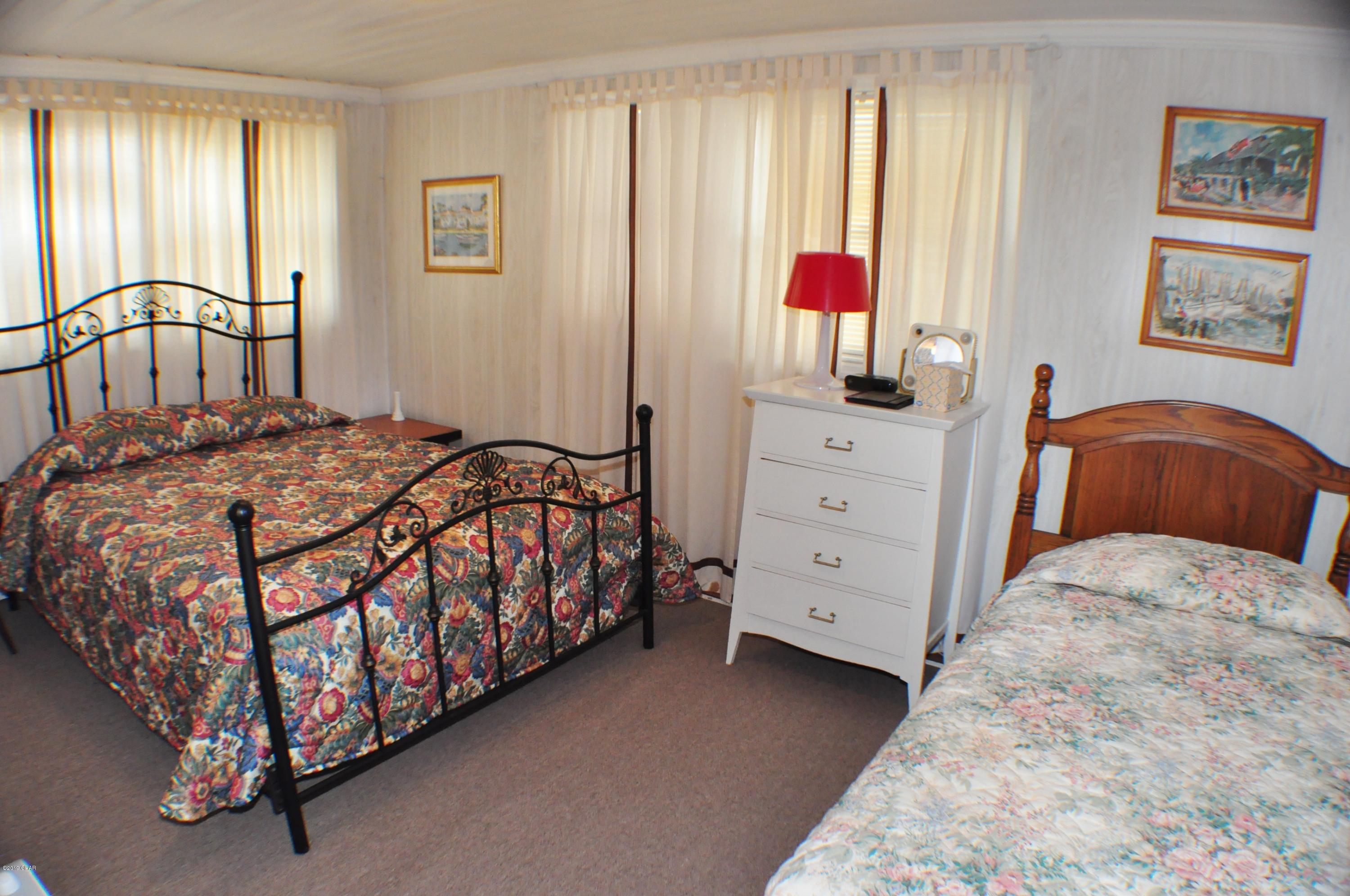 Hutchison's 1st To Bahama Bch - Residential